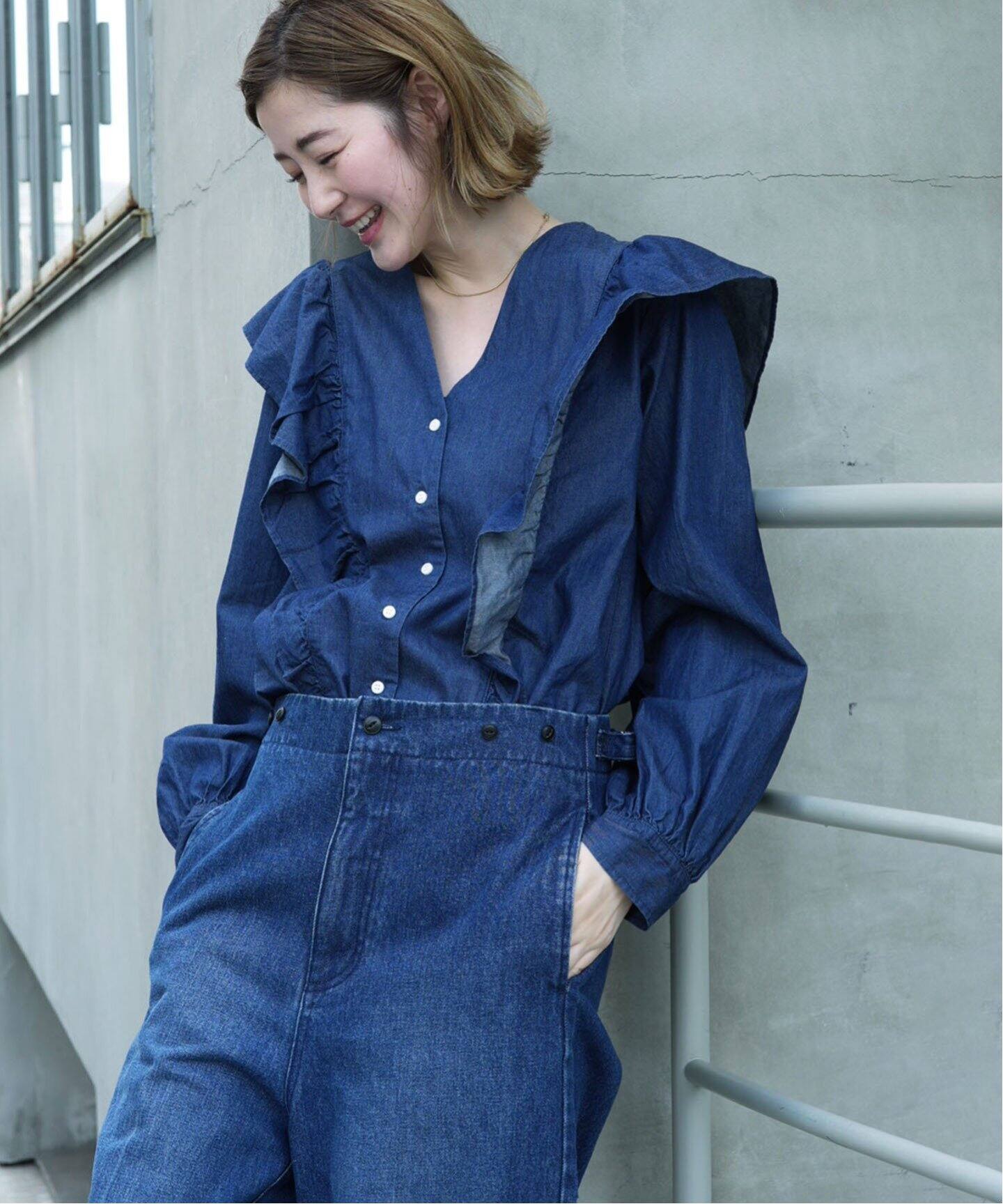 LE PHIL ライトデニムブラウス