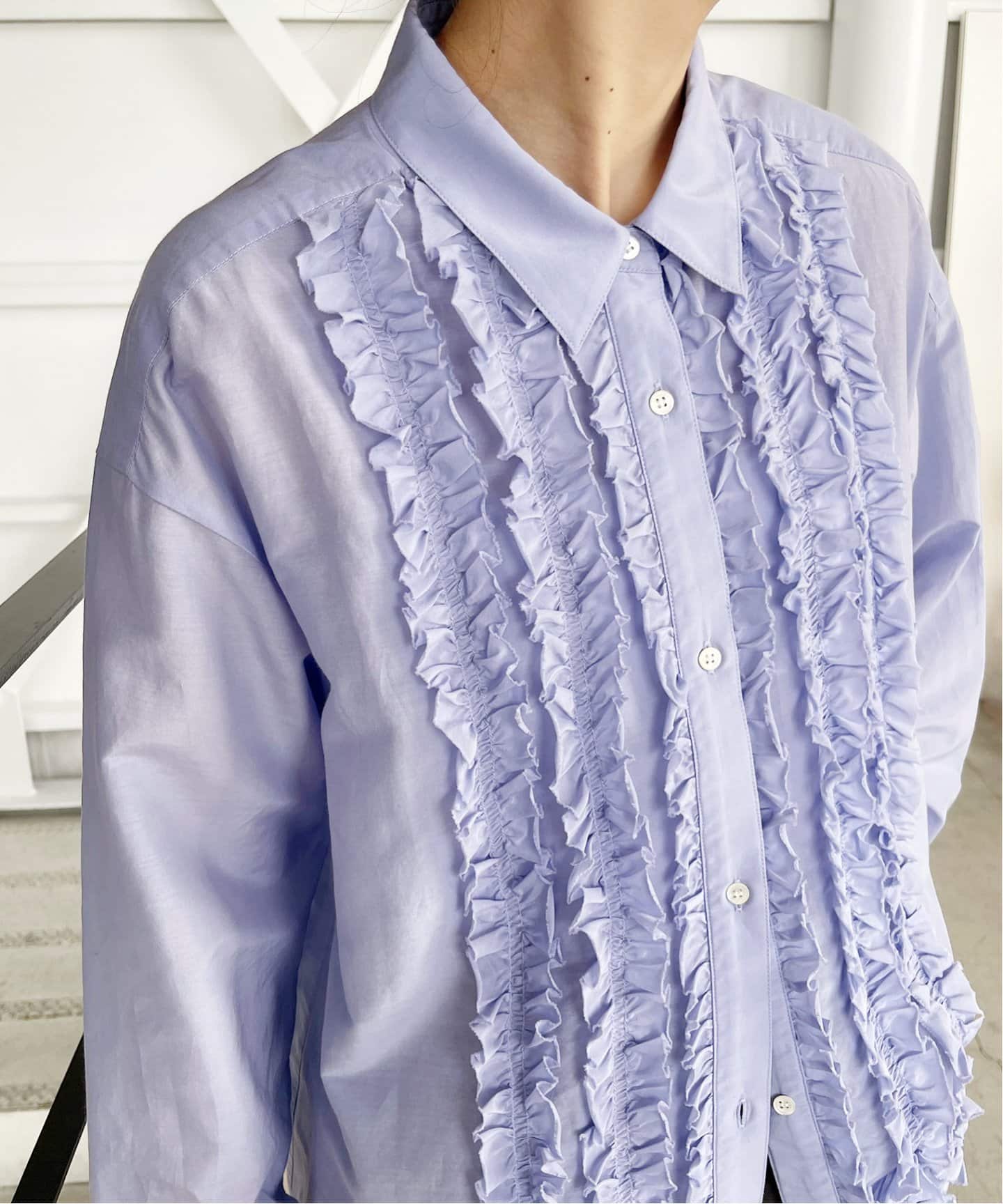 sara⭐︎Spick&Span コットンシルクフロントフリルブラウス Spick & Span（スピックアンドスパン）の「コットンシルク