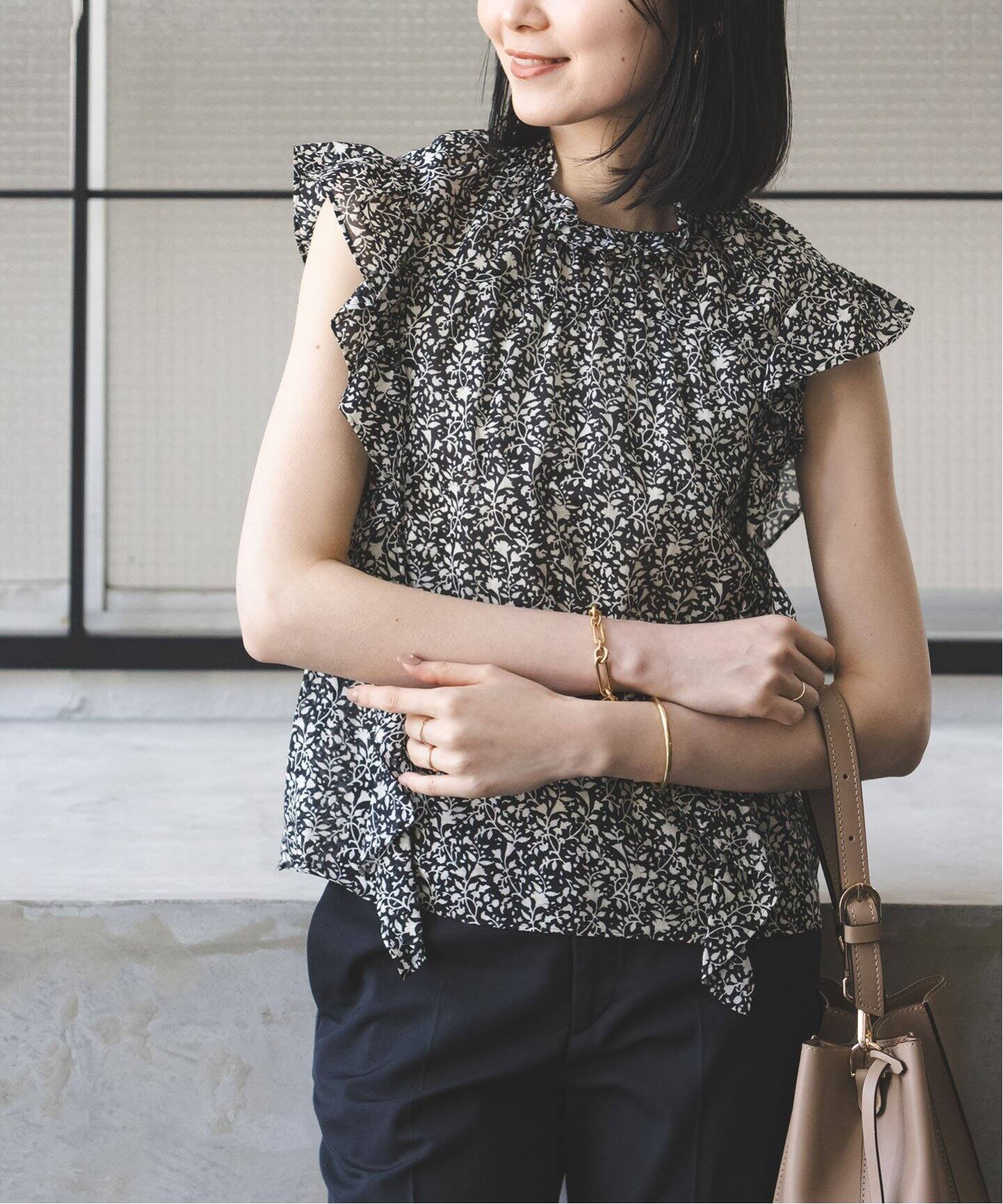 追加3》モノトーンフラワープリントノースリブラウス（シャツ  