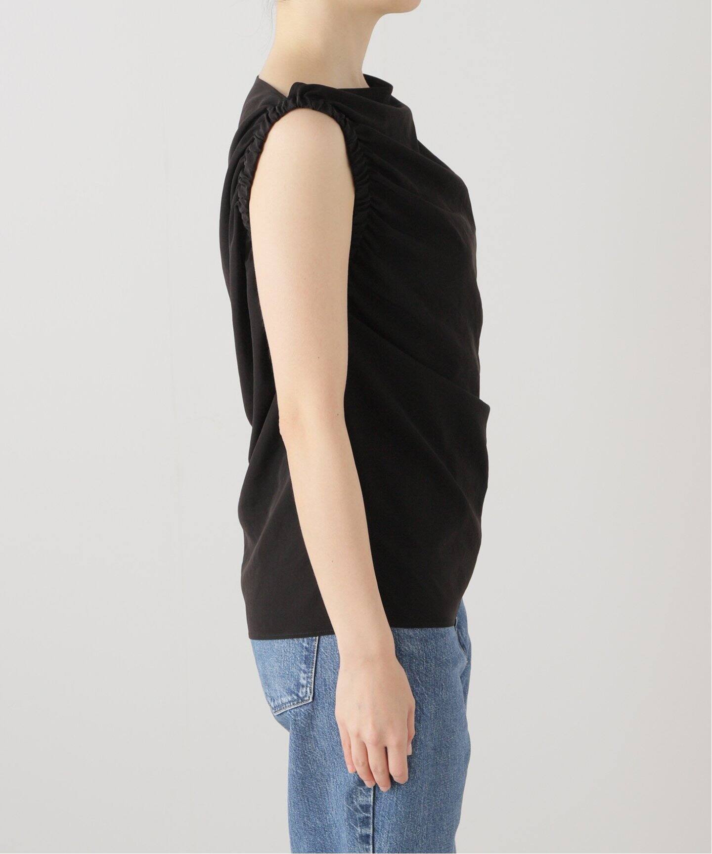 アシンメトリーノースリーブブラウス（シャツ／ブラウス