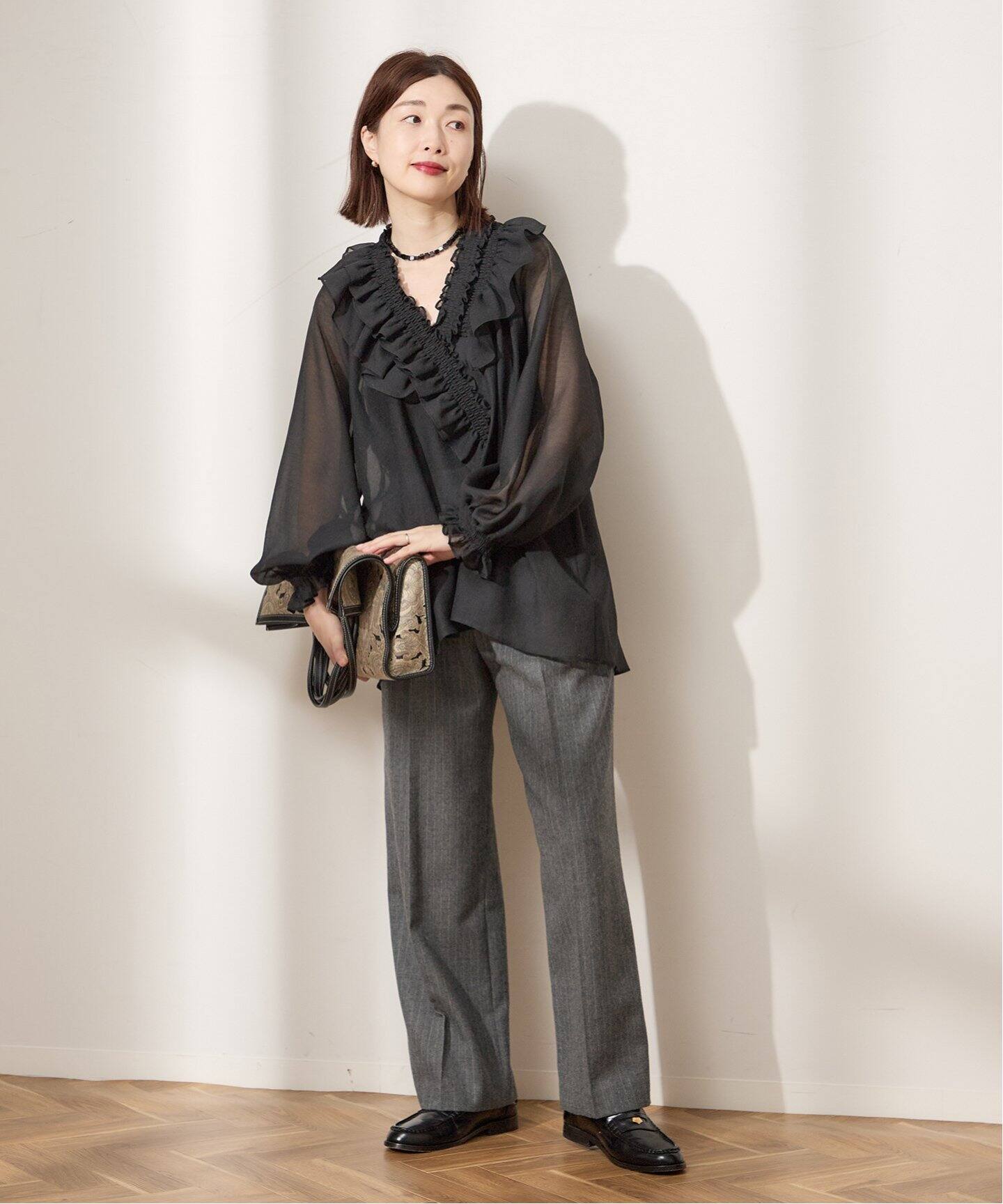 ohga オオガ フリルブラウス グレー Fサイズ yori がお好きな方にも  