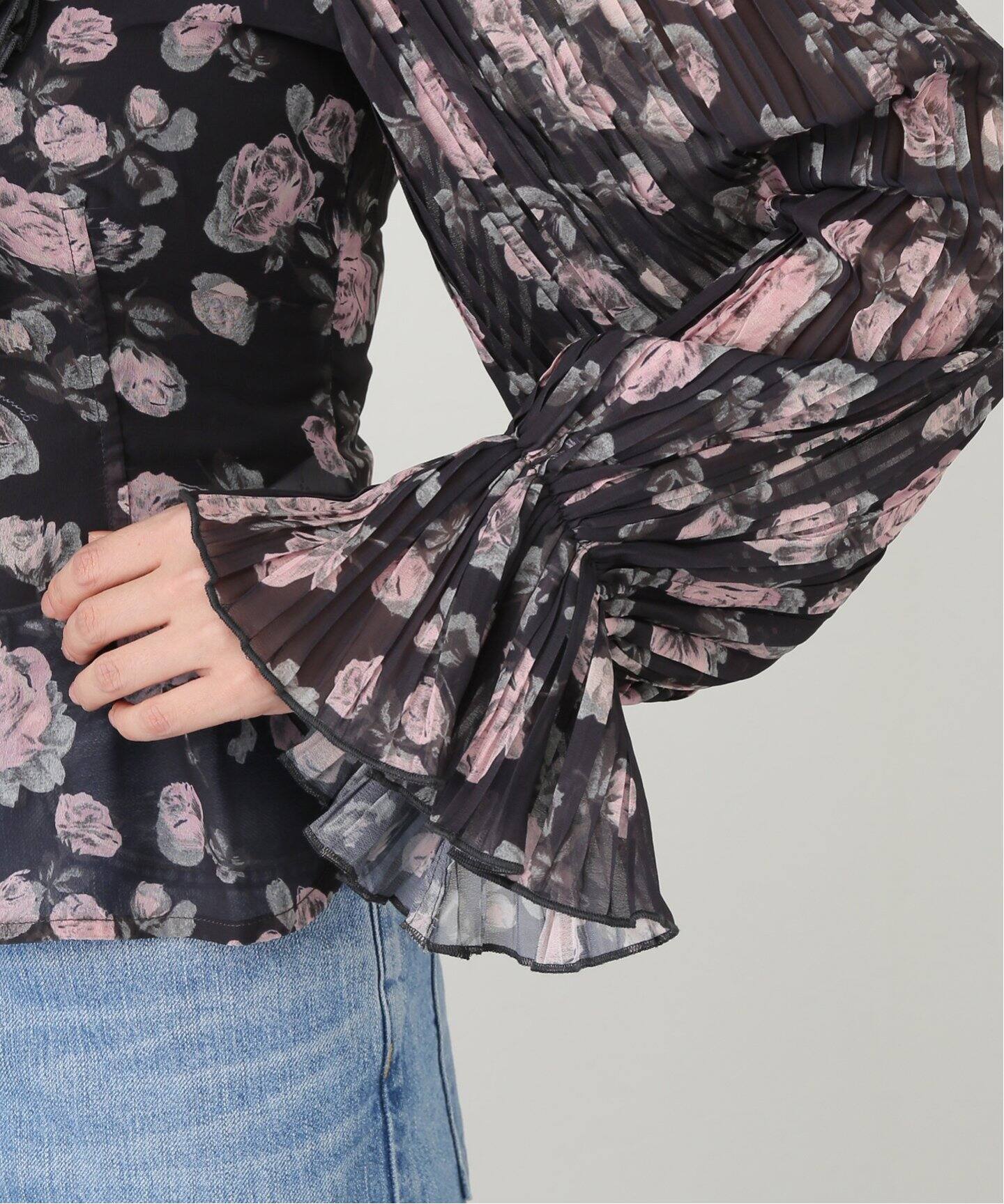 GANNI/ガニー】Pleated Georgette V-neck flounce B：ブラウス（シャツ 