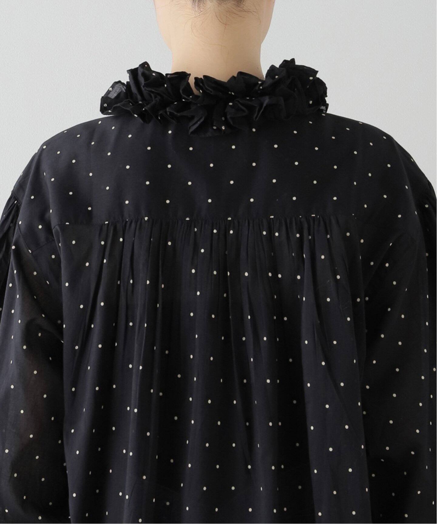 crinkle crinkle crinkle】cotton frill collar dot shirts：ブラウス 