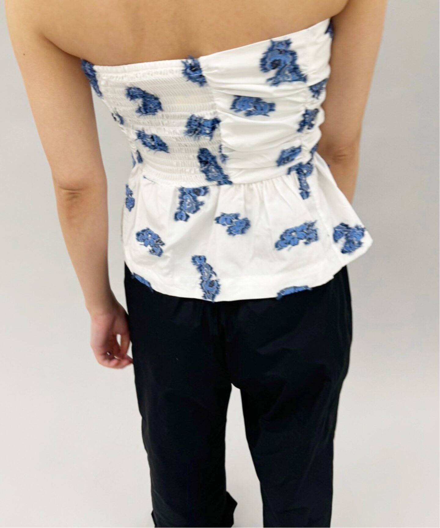 BAUM UND PFERDGARTEN/バウム ウンド ヘルガーデン】 jacquard