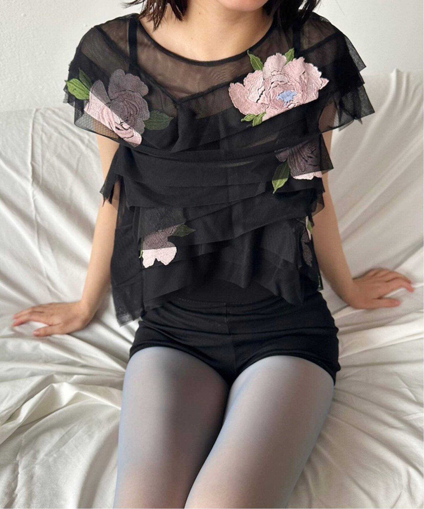 CAROLINE HU/キャロライン フウ】TULLE PLEATRD TOP（シャツ／ブラウス  