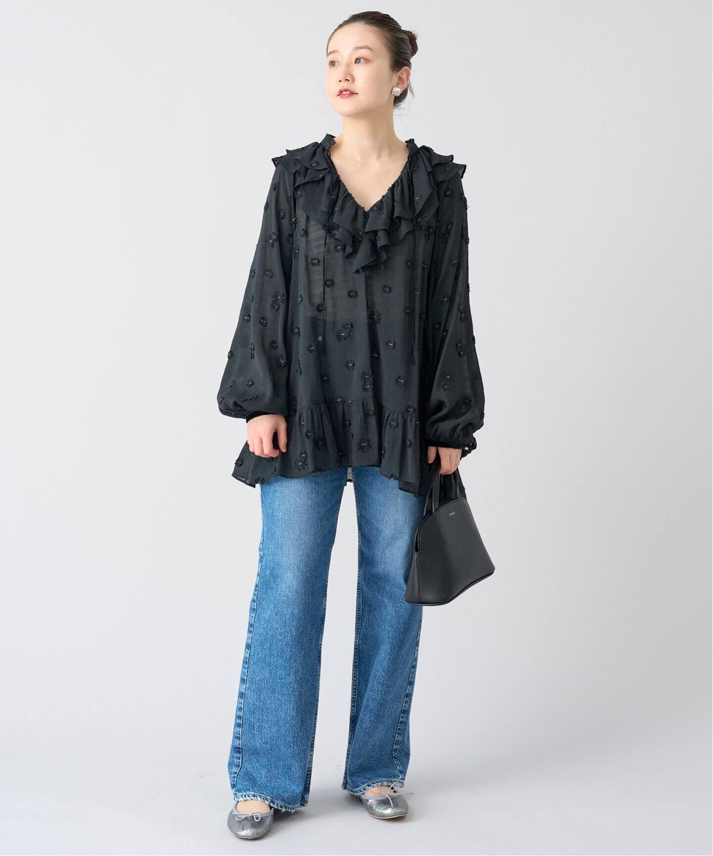 IENA フラワージャガードラッフルブラウス 