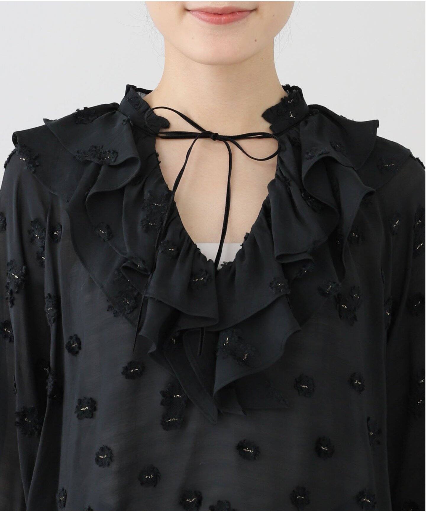 IENA フラワージャガードラッフルブラウス 