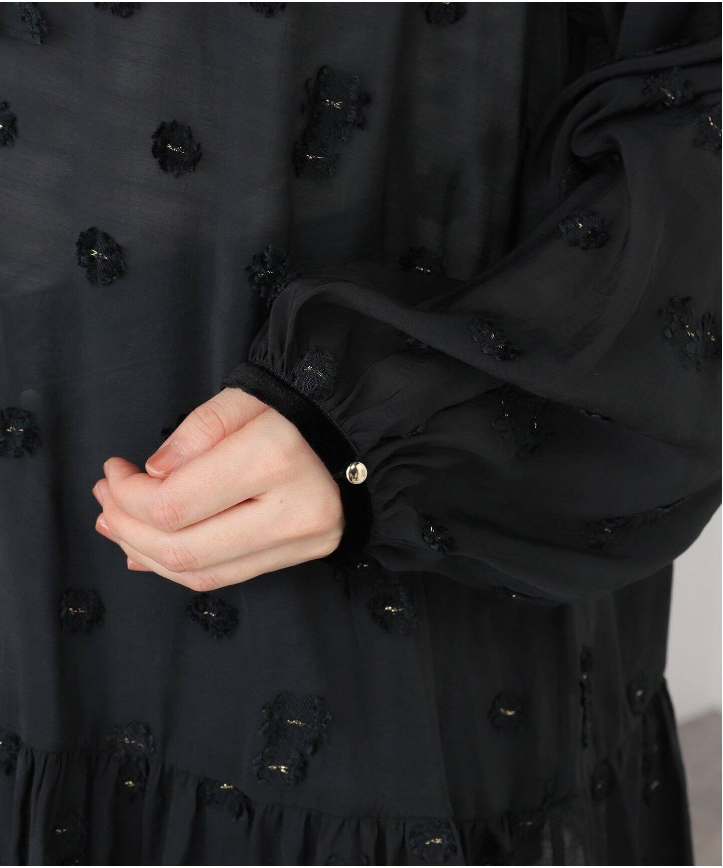 IENA フラワージャガードラッフルブラウス 