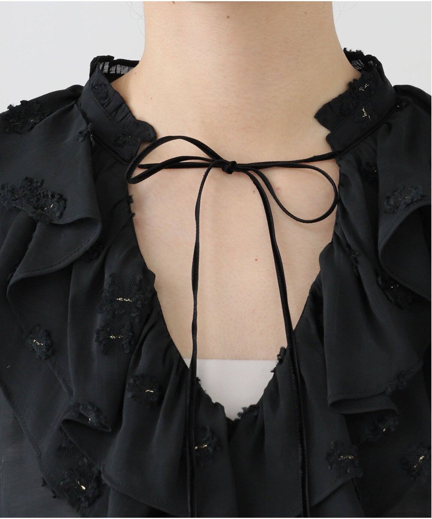 IENA フラワージャガードラッフルブラウス 