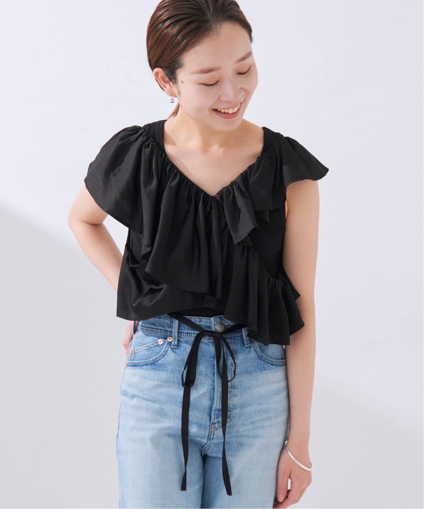 enrica エンリカ　IENA シルク混　フリルティアードブラウス　ブラック enrica エンリカ IENA シルク混 フリルティアードブラウス ブラック