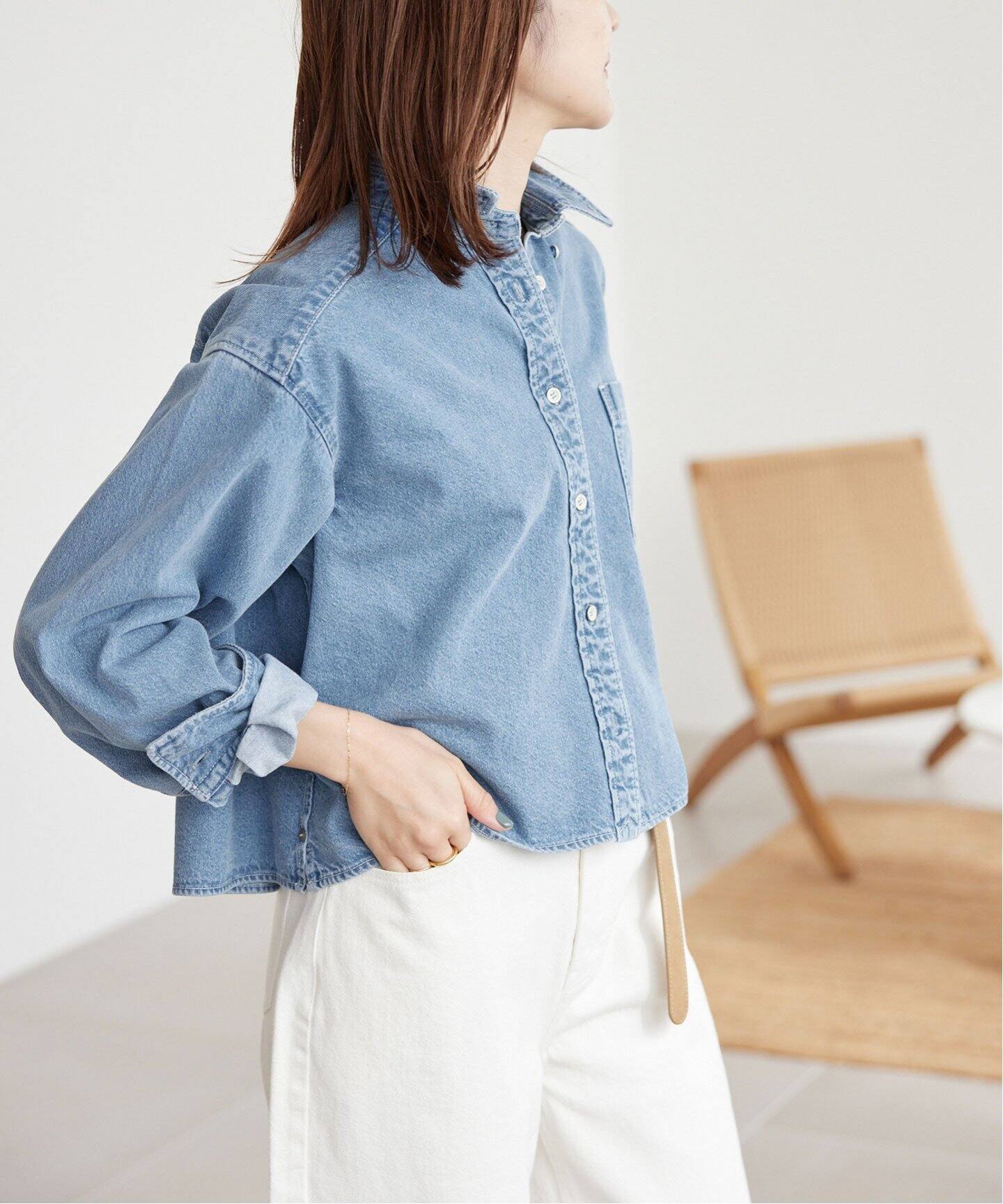 美品　スローブイエナ　LE DENIMクロップドシャツ　サックスブルーB スローブイエナLE DENIMクロップドシャツサックスブルーB