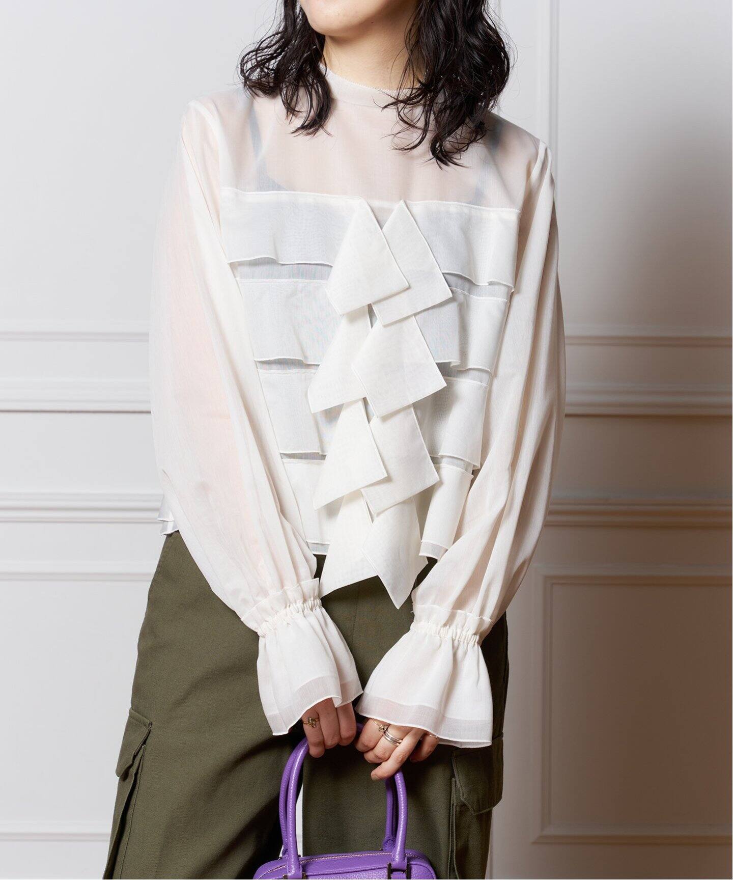 IENA LA BOUCLE コットンポリシアーフリルブラウス（シャツ／ブラウス 