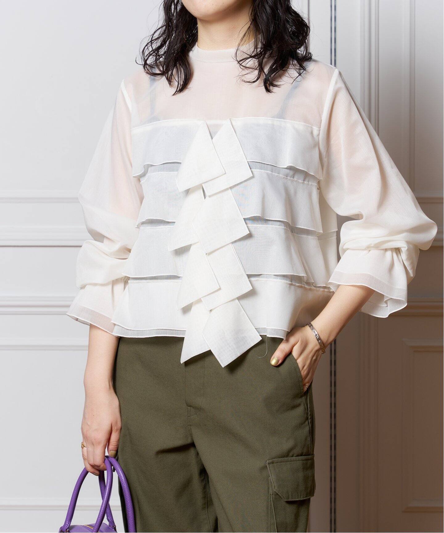 IENA LA BOUCLE コットンポリシアーフリルブラウス（シャツ／ブラウス 
