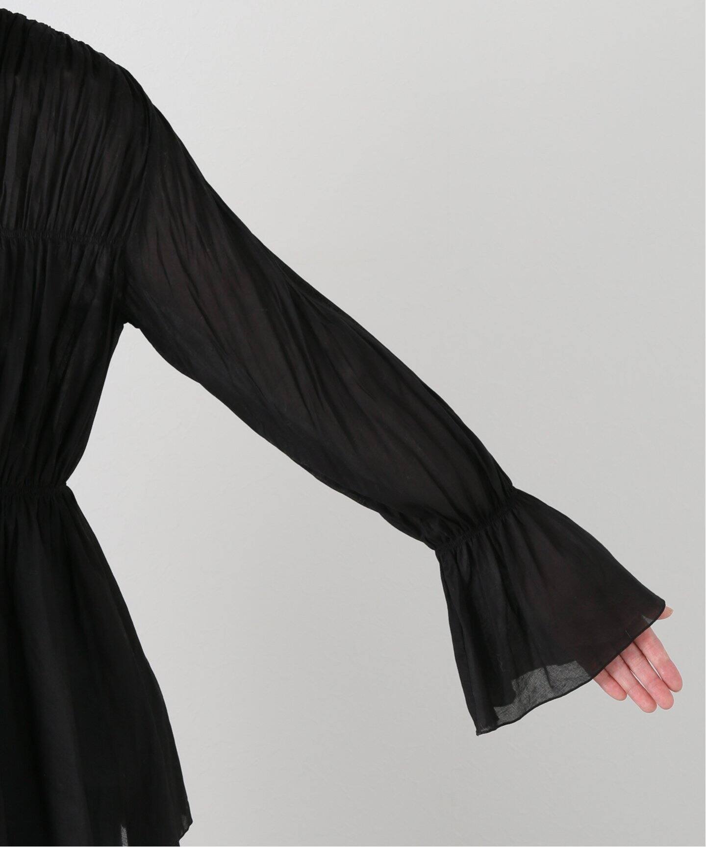 plage NEARBYME round shrring ブラウス NEARBYME/ニアーバイミーROUND SHRRING ブラウス plage - メルカリ