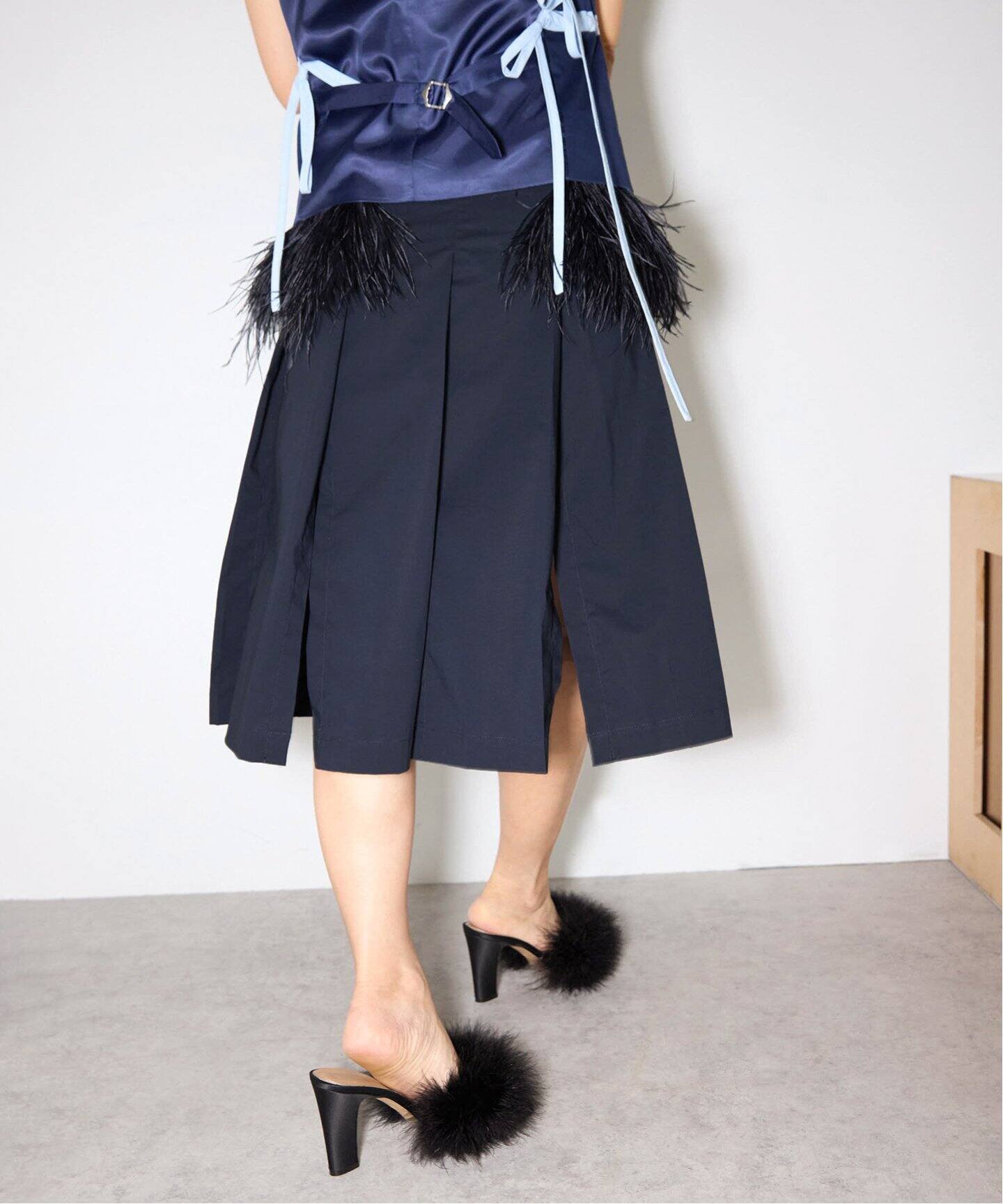 TOGA PULLA COTTON SKIRT WITH FEATHER TP242-FG214：スカート（その他  