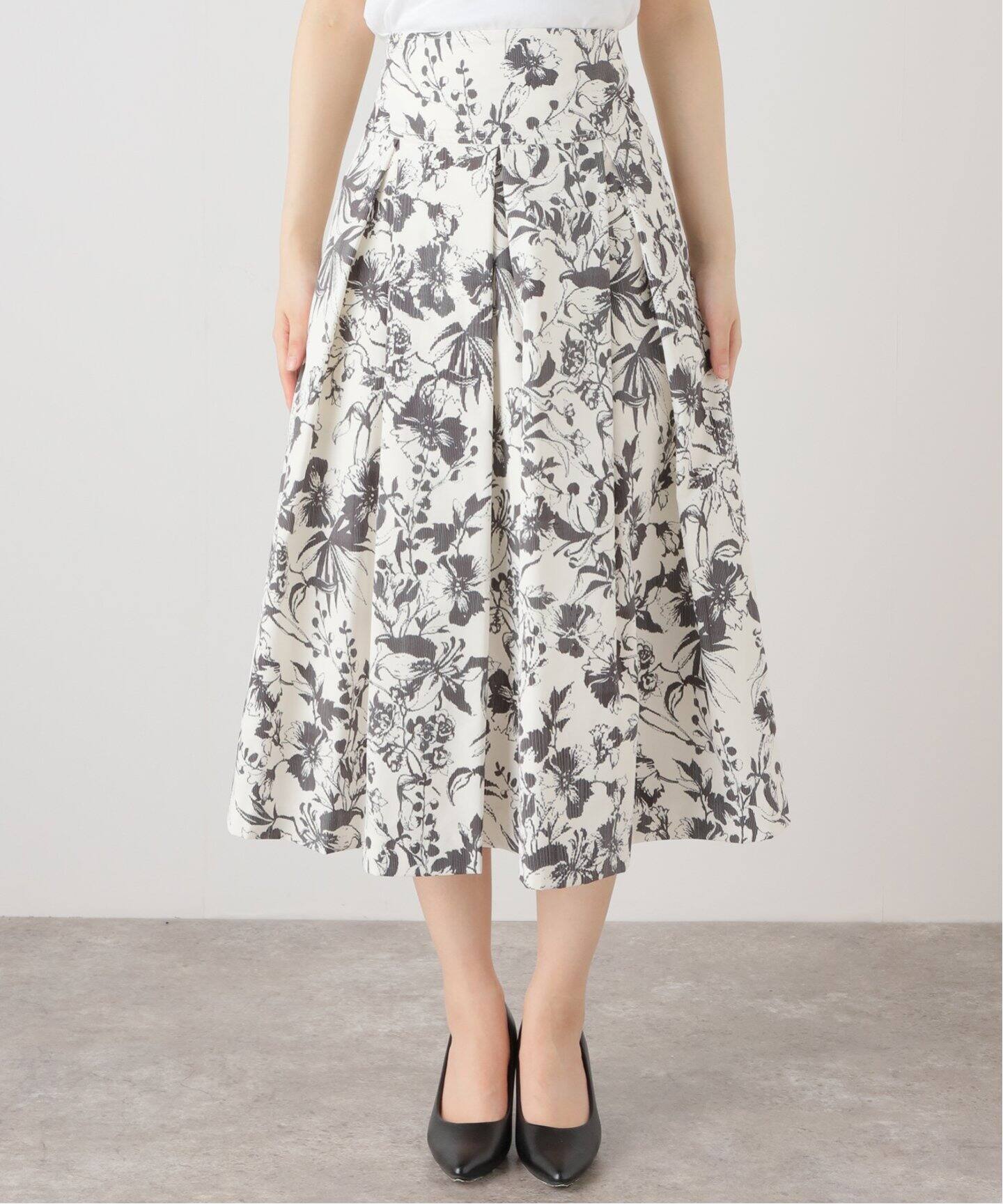 ボタニカルフラワータックスカート（ロング・マキシ丈スカート）｜La  