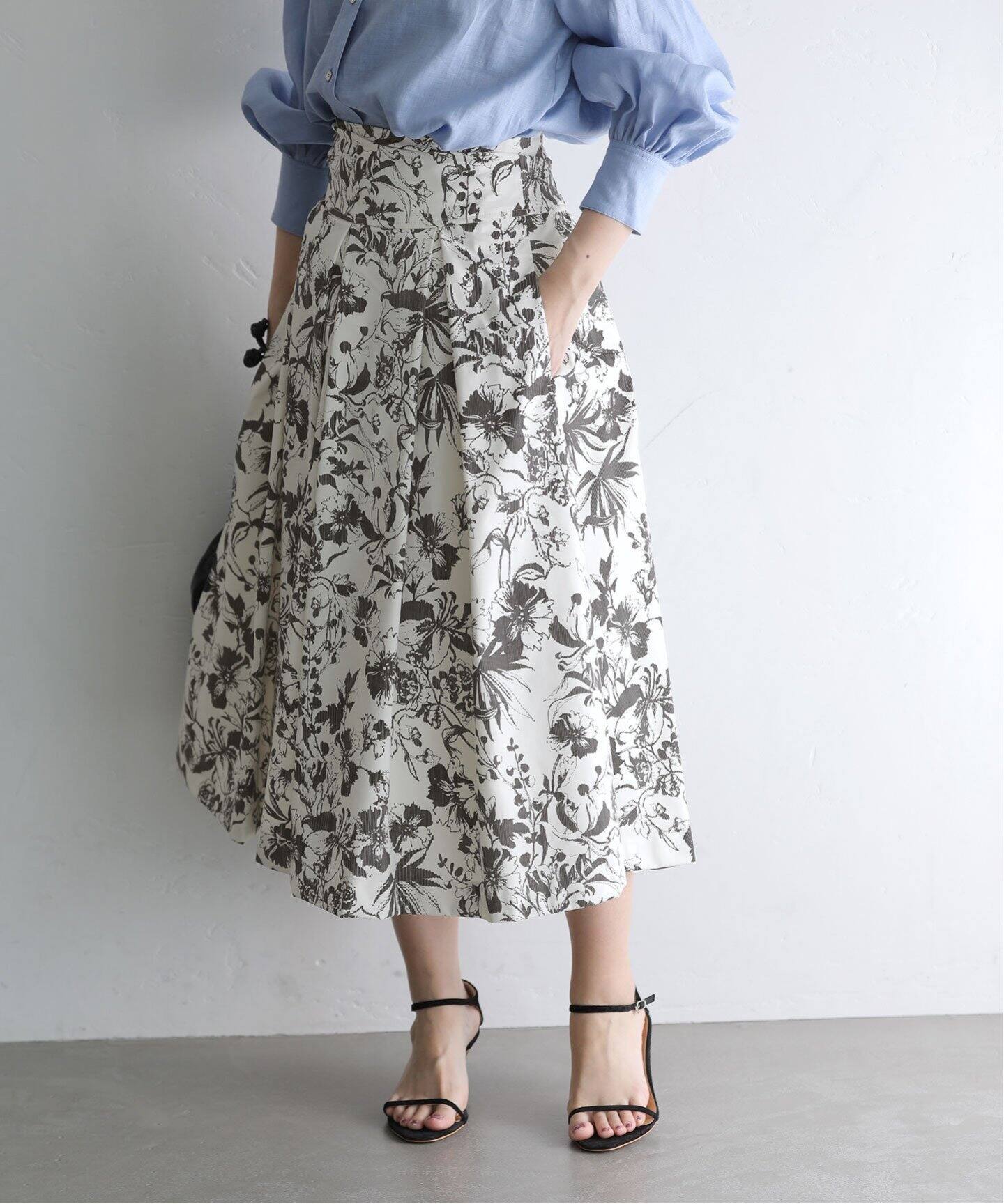 ボタニカルフラワータックスカート（ロング・マキシ丈スカート）｜La  