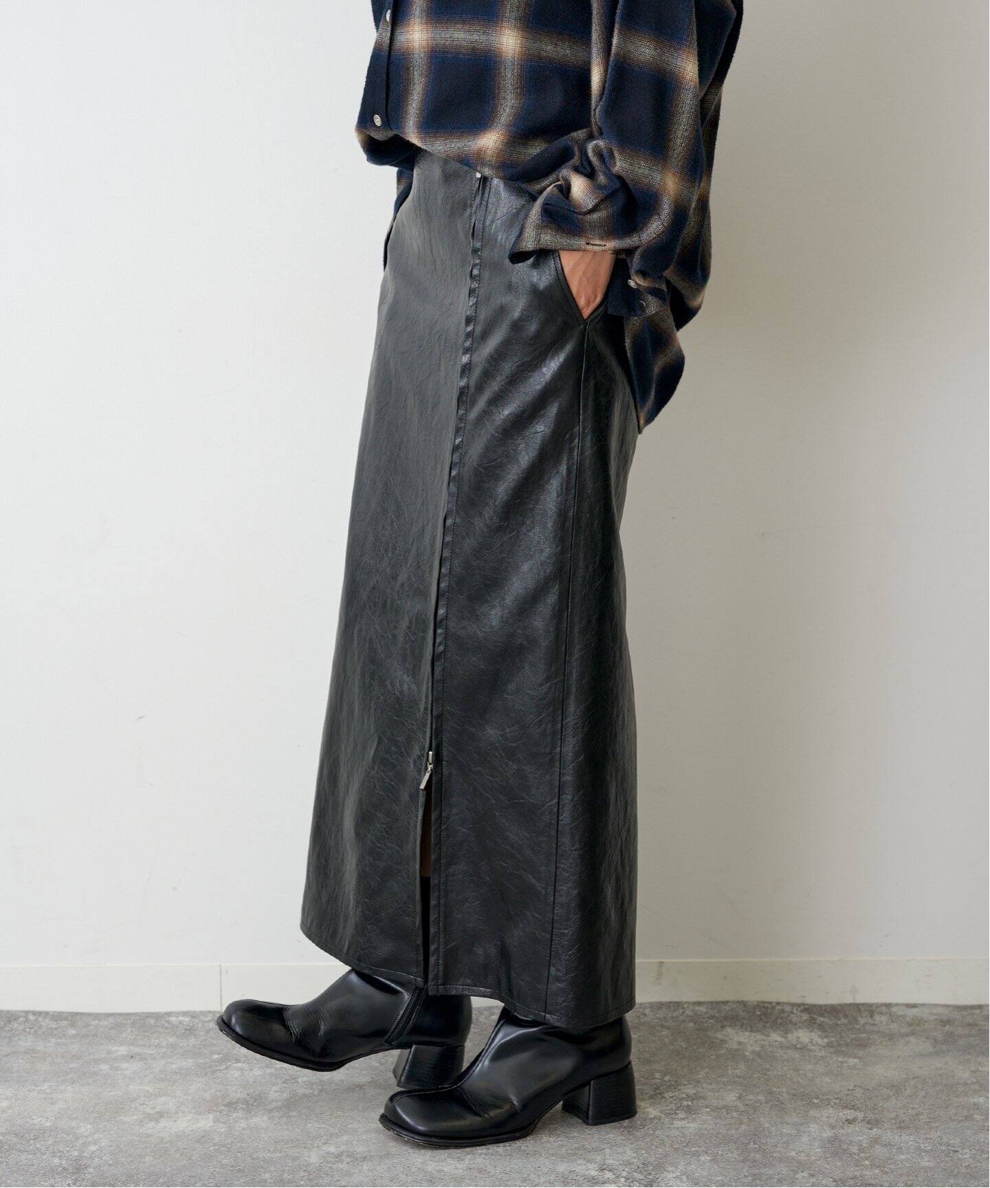 フェイクレザージップタイトスカート（ロング・マキシ丈スカート  