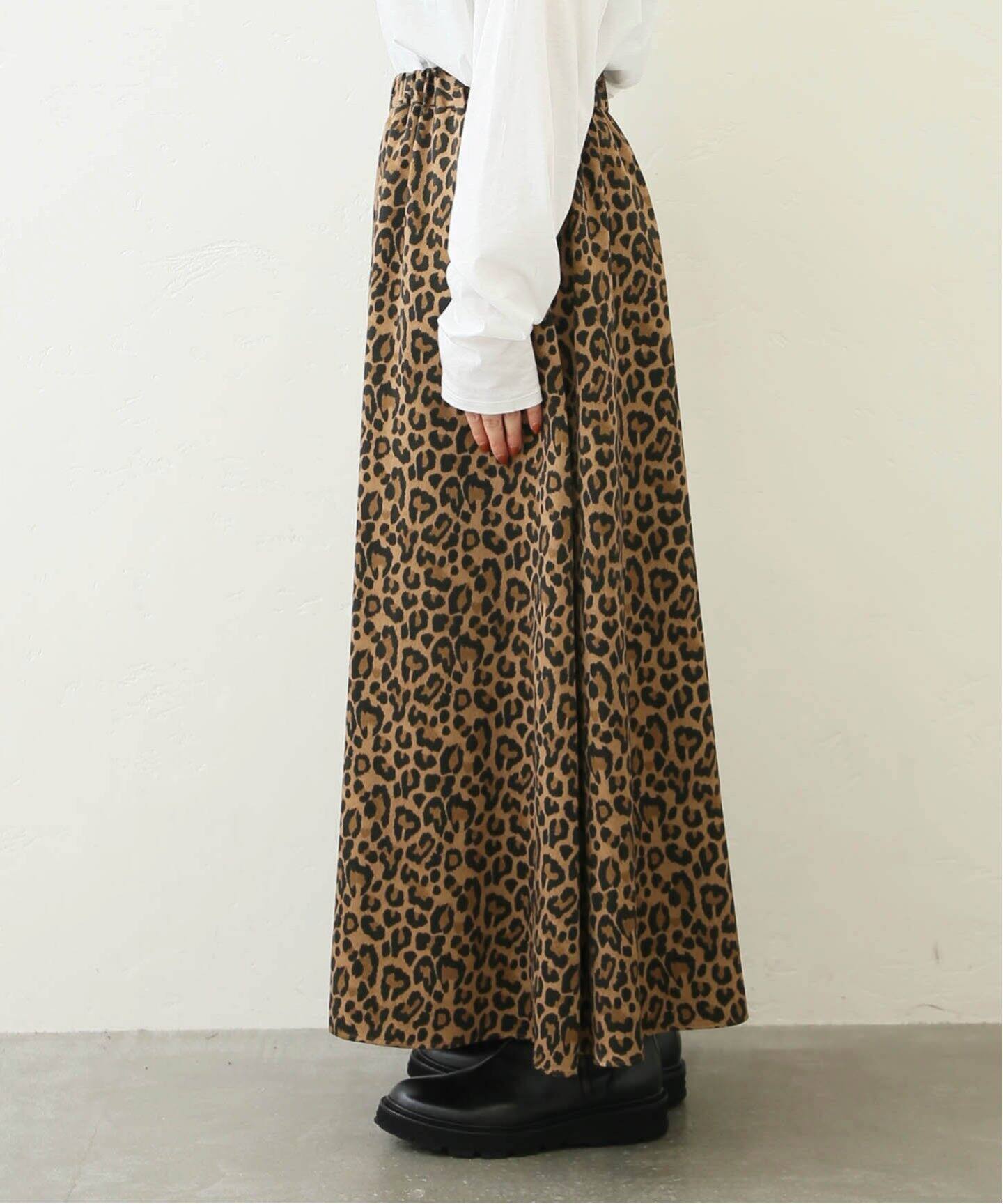 レオパードサテン マキシスカート（ロング・マキシ丈スカート  