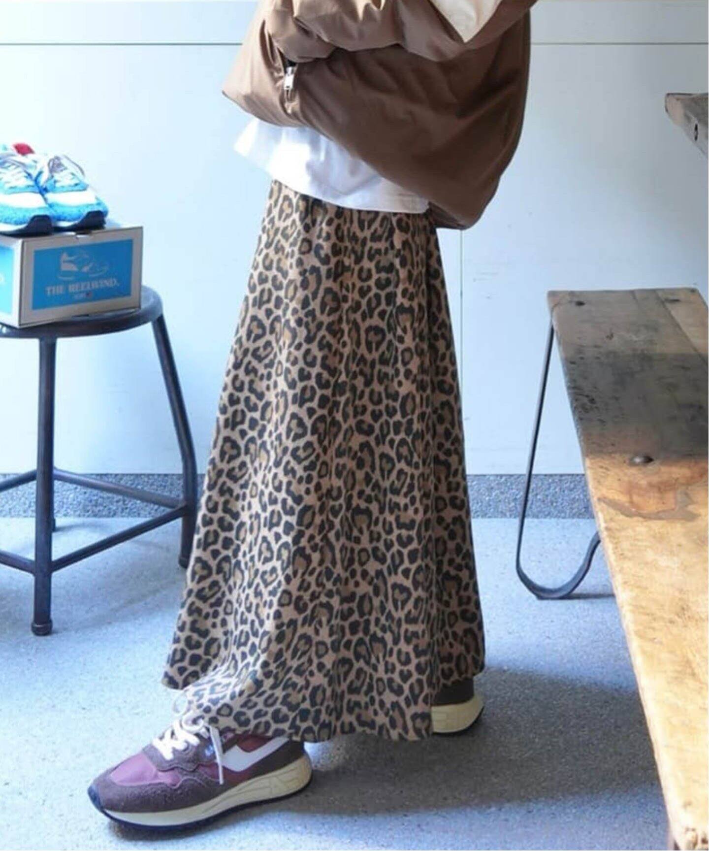 レオパードサテン マキシスカート（ロング・マキシ丈スカート  