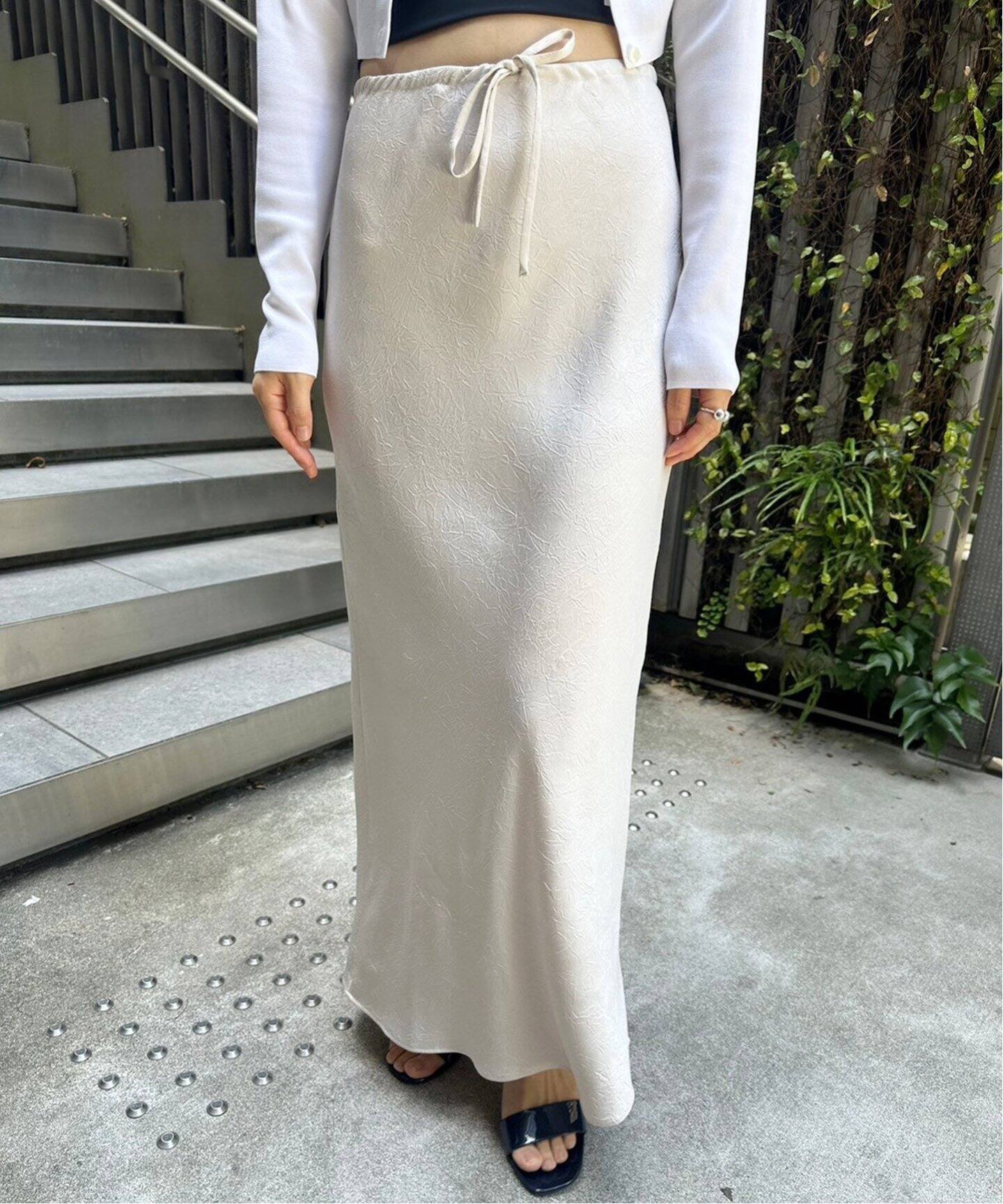 BAUM UND PFERDGARTEN/バウム ウンド ヘルガーデン】サテンスカート  