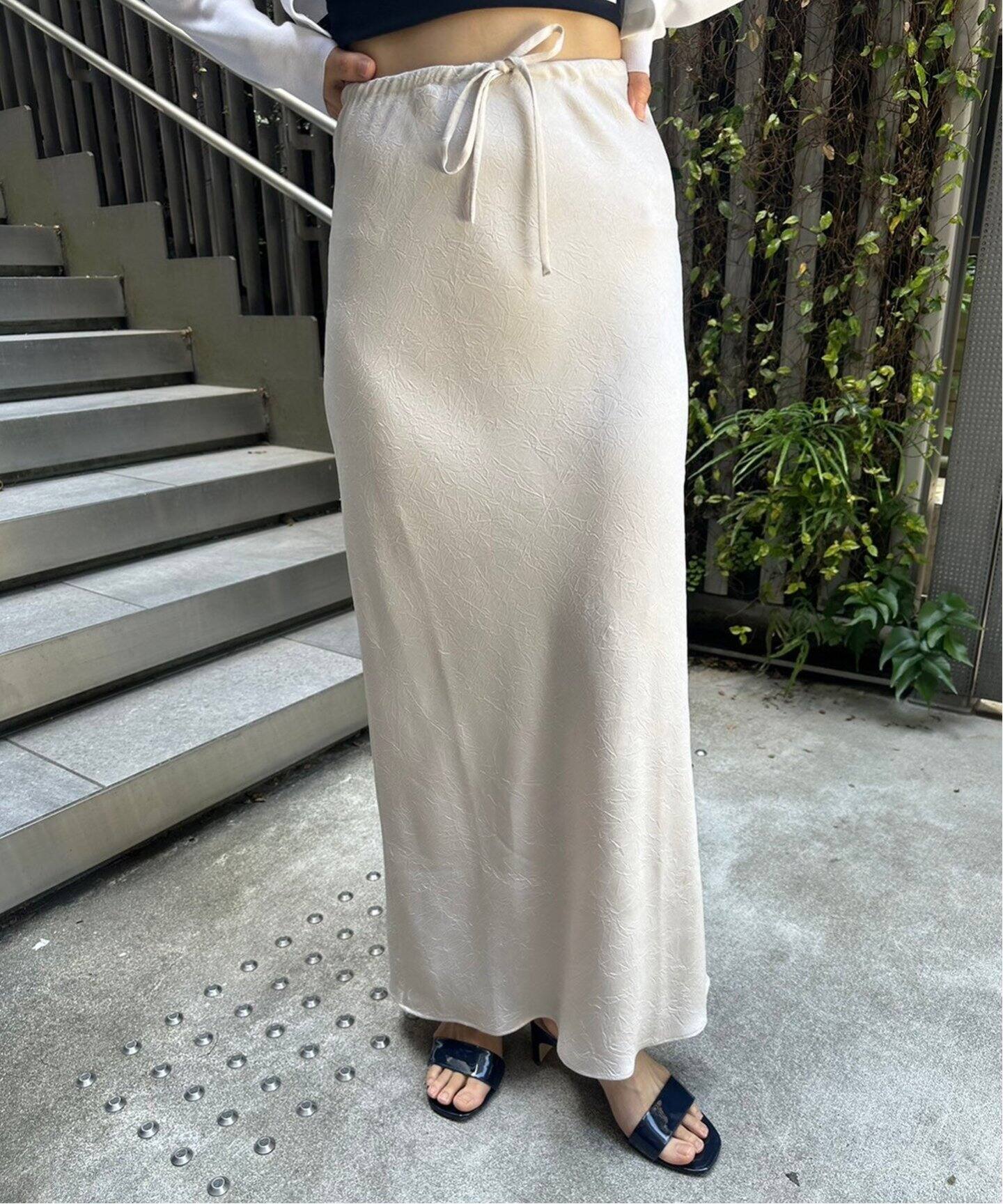 BAUM UND PFERDGARTEN/バウム ウンド ヘルガーデン】サテンスカート  