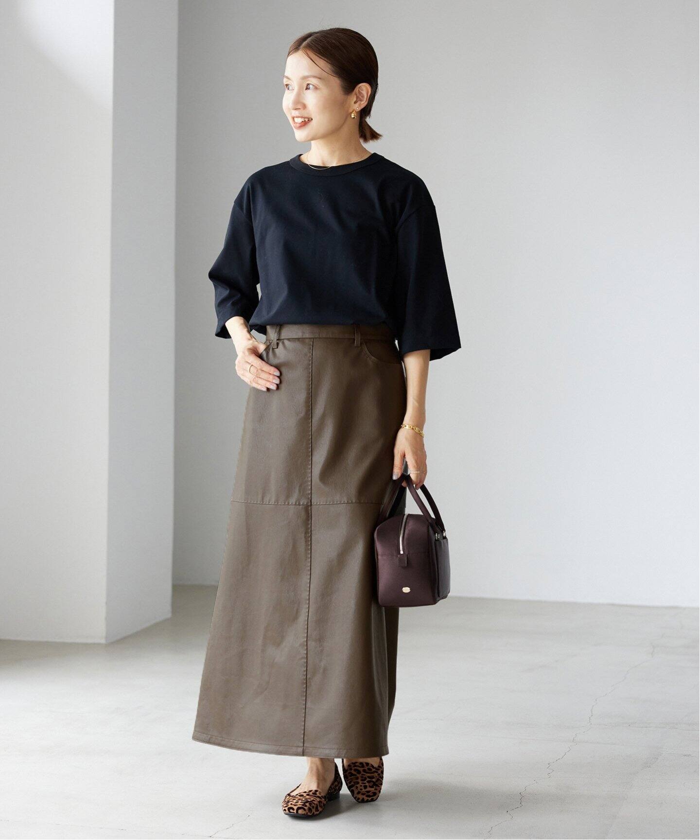 レザーライクトラペーズスカート（ロング・マキシ丈スカート）｜IENA  