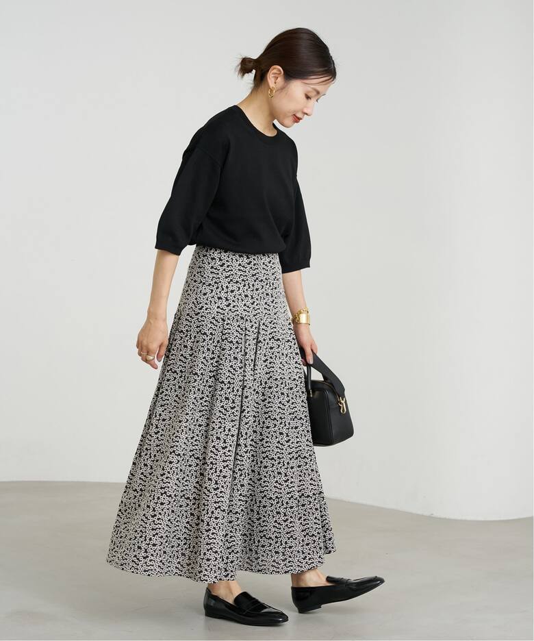 フラワー刺繍タックフレアスカート（ロング・マキシ丈スカート）｜IENA  