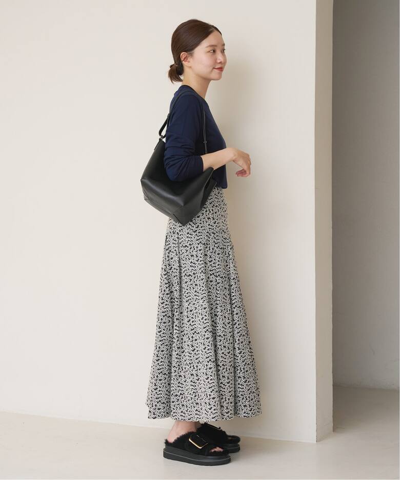 フラワー刺繍タックフレアスカート（ロング・マキシ丈スカート）｜IENA  