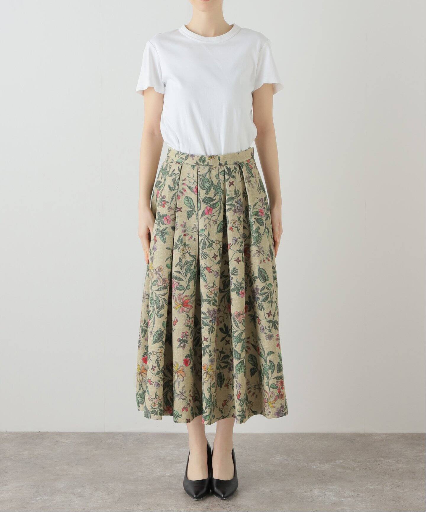 フラワープリントタックスカート（ロング・マキシ丈スカート  