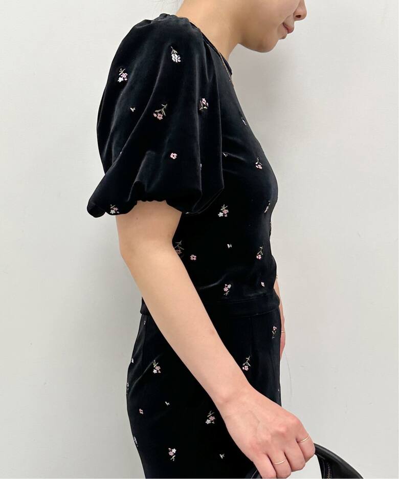 パフスリーブベロア刺繍トップス（Tシャツ／カットソー）｜UBY Spick 