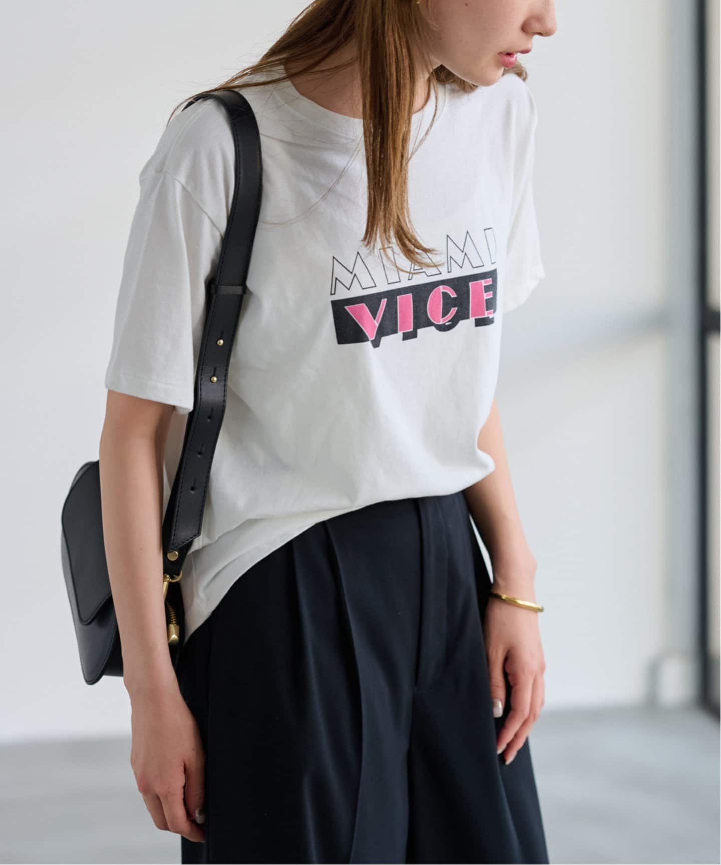 2024ss/FRAMeWORKフレームワーク/BrightロゴTシャツ/グレー 楽天市場】【SALE／30%OFF】Bright ロゴTシャツ FRAMeWORK