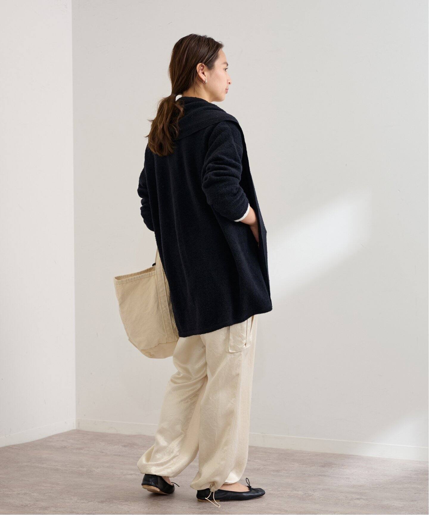 新品タグ付き24AW✨フレームワーク ネイビーストレッチツイルガウンカーディガン ネイビーストレッチツイルガウンカーデ（カーディガン）｜FRAMeWORK