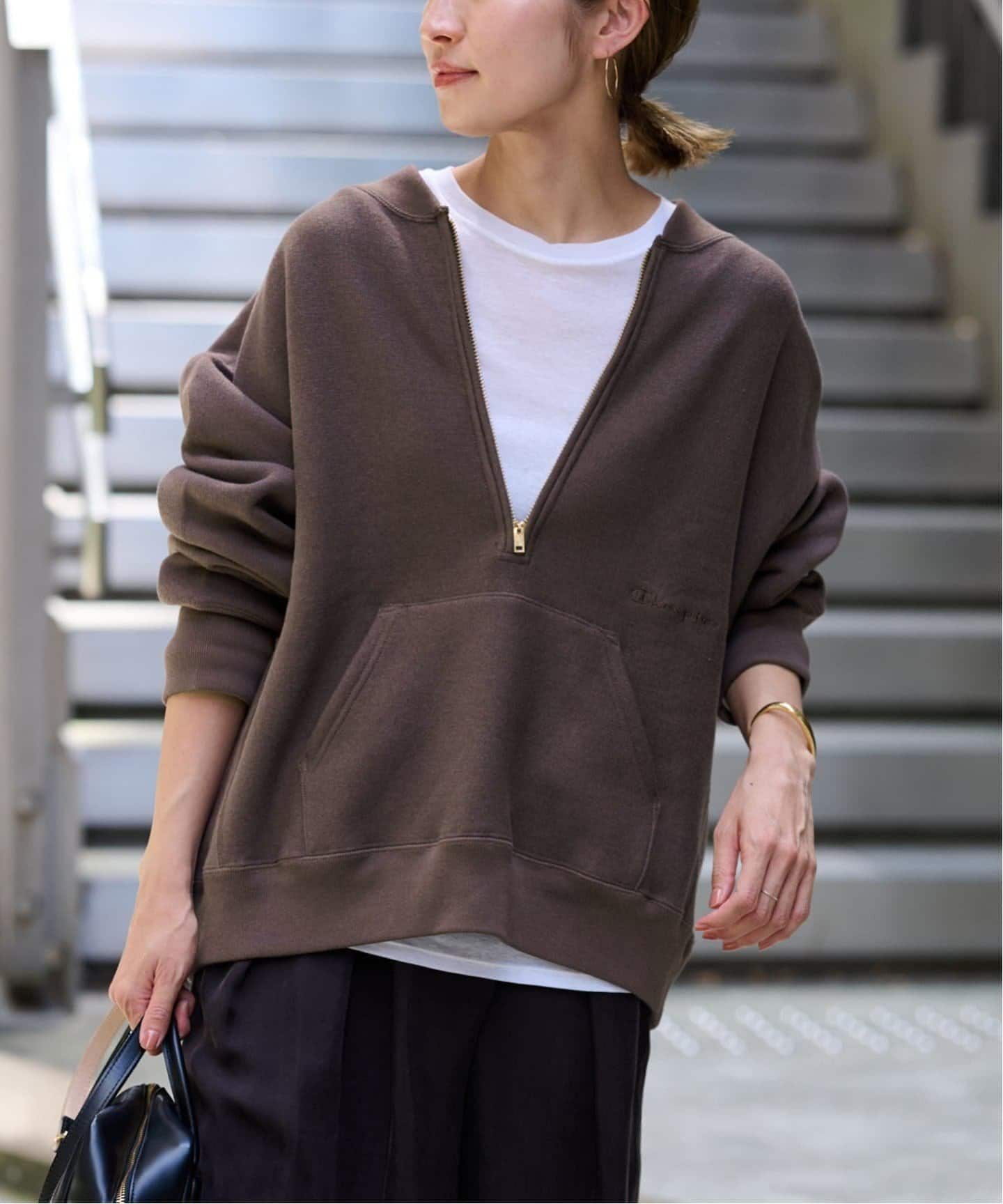 レア】ハワイ購入alo yoga ホワイト Tシャツ S サイズ-FRAMeWORK