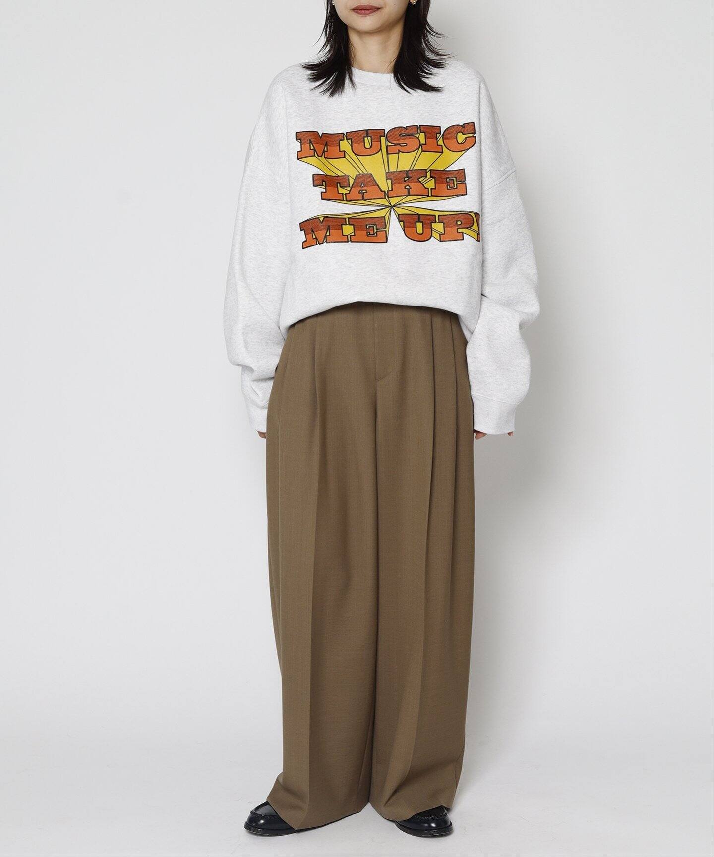 ISNESS MUSIC/イズネス ミュージック】MUSIC TAKE ME UP SWEATSHIRT 