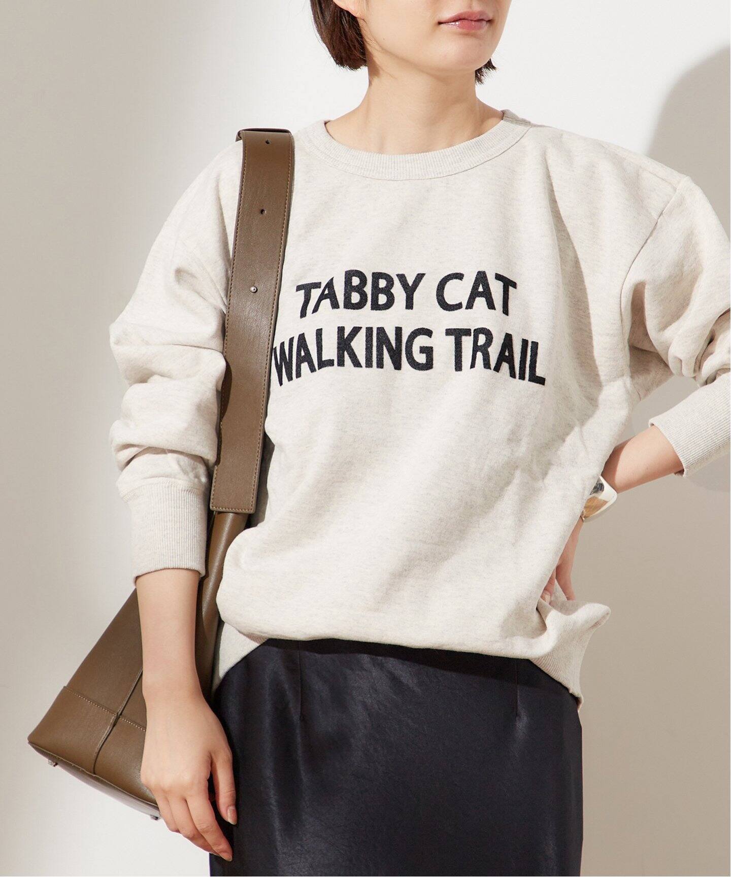 MIXTA/ミクスタ】TABBY CAT WALKINNG TRAIL スウェット（スウェット  