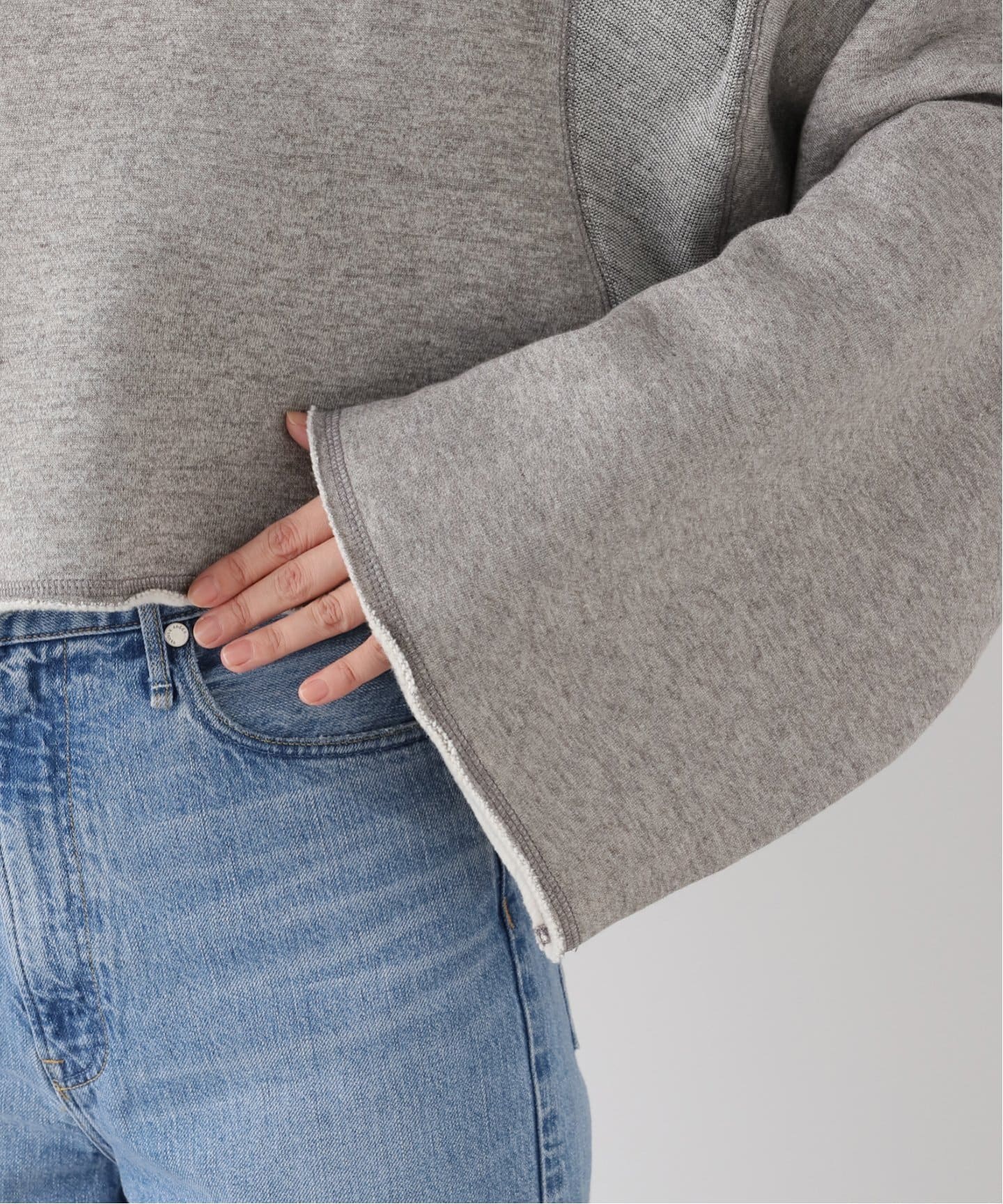 新品 seeall 24ss CROPPED SWEAT スウェット 短丈 S 新品 seeall 24ss CROPPED SWEAT スウェット 短丈 S