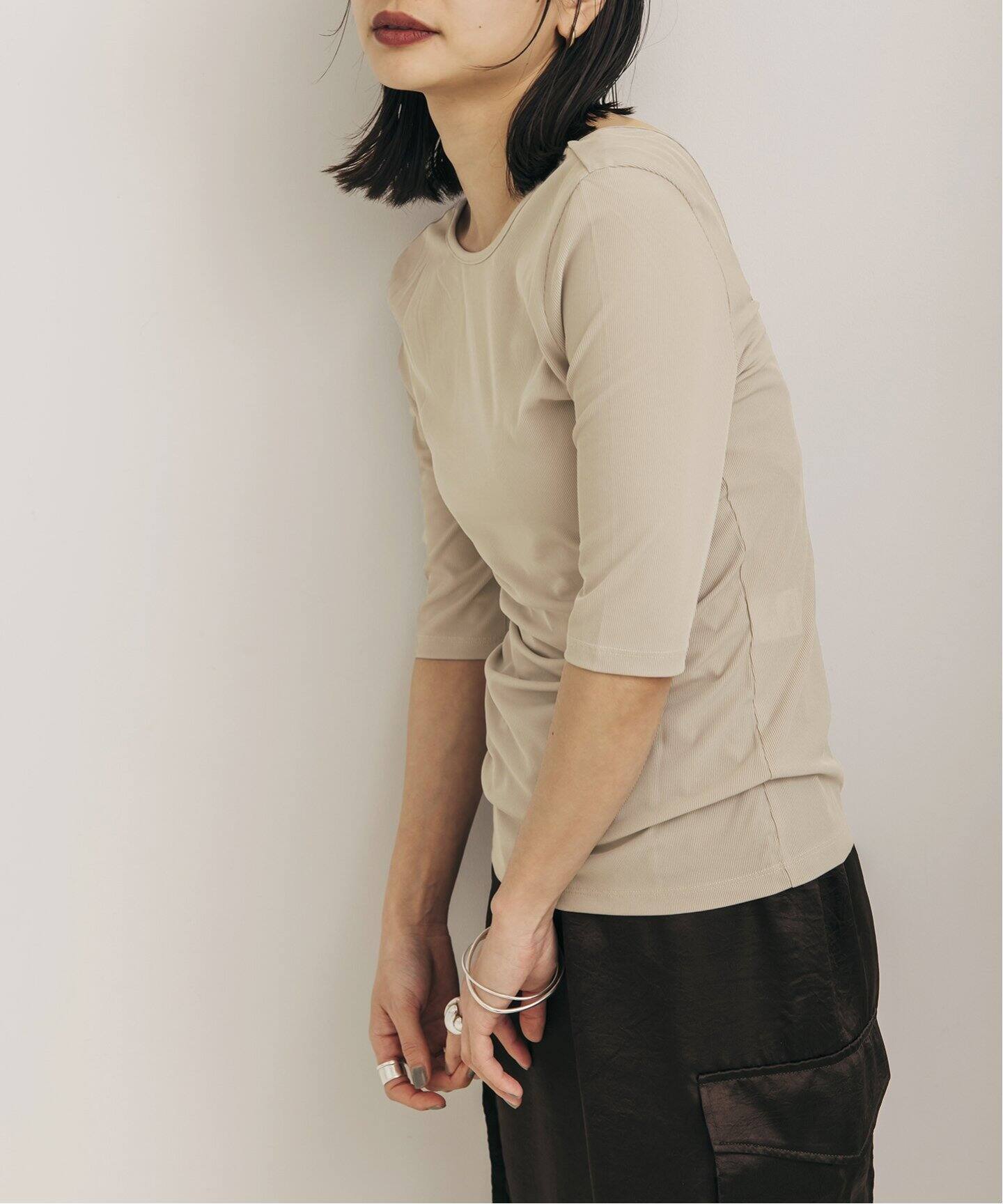 AMOMENTO / アモーメント】BACK CUTOUT T-SHIRTS:カットソー（Tシャツ 