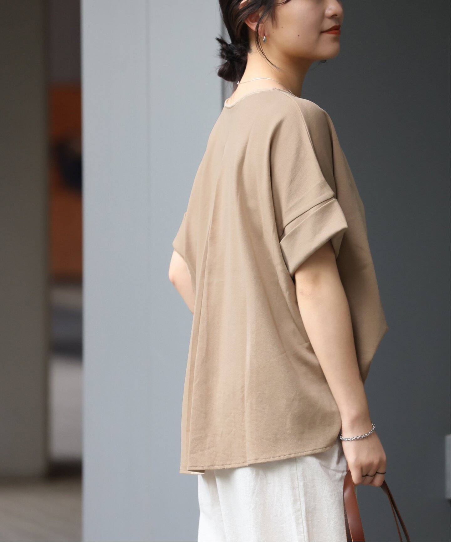 追加》ADDICTポンチクルーネックタックプルオーバー（Tシャツ