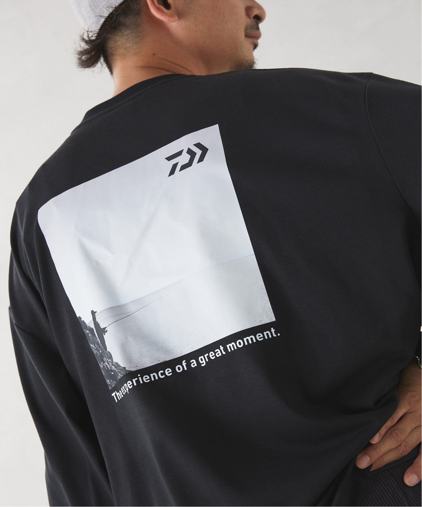 JOURNAL STANDARD relume｜DAIWA / ダイワ 別注 ロゴ Tシャツ