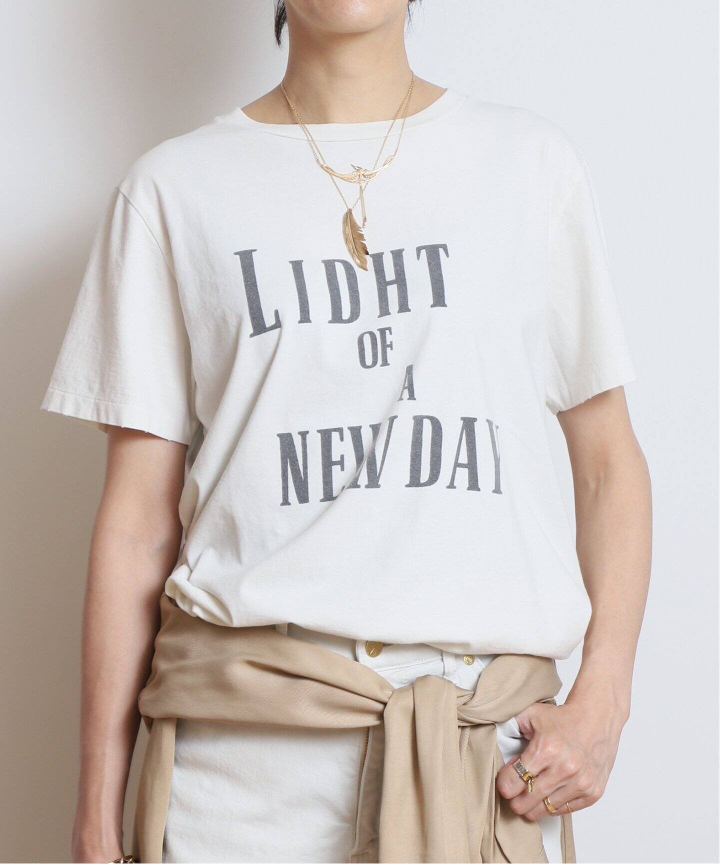 REMI RELIEF/レミレリーフ】 LIDHT OF A NEW DAY Tシャツ（Tシャツ  