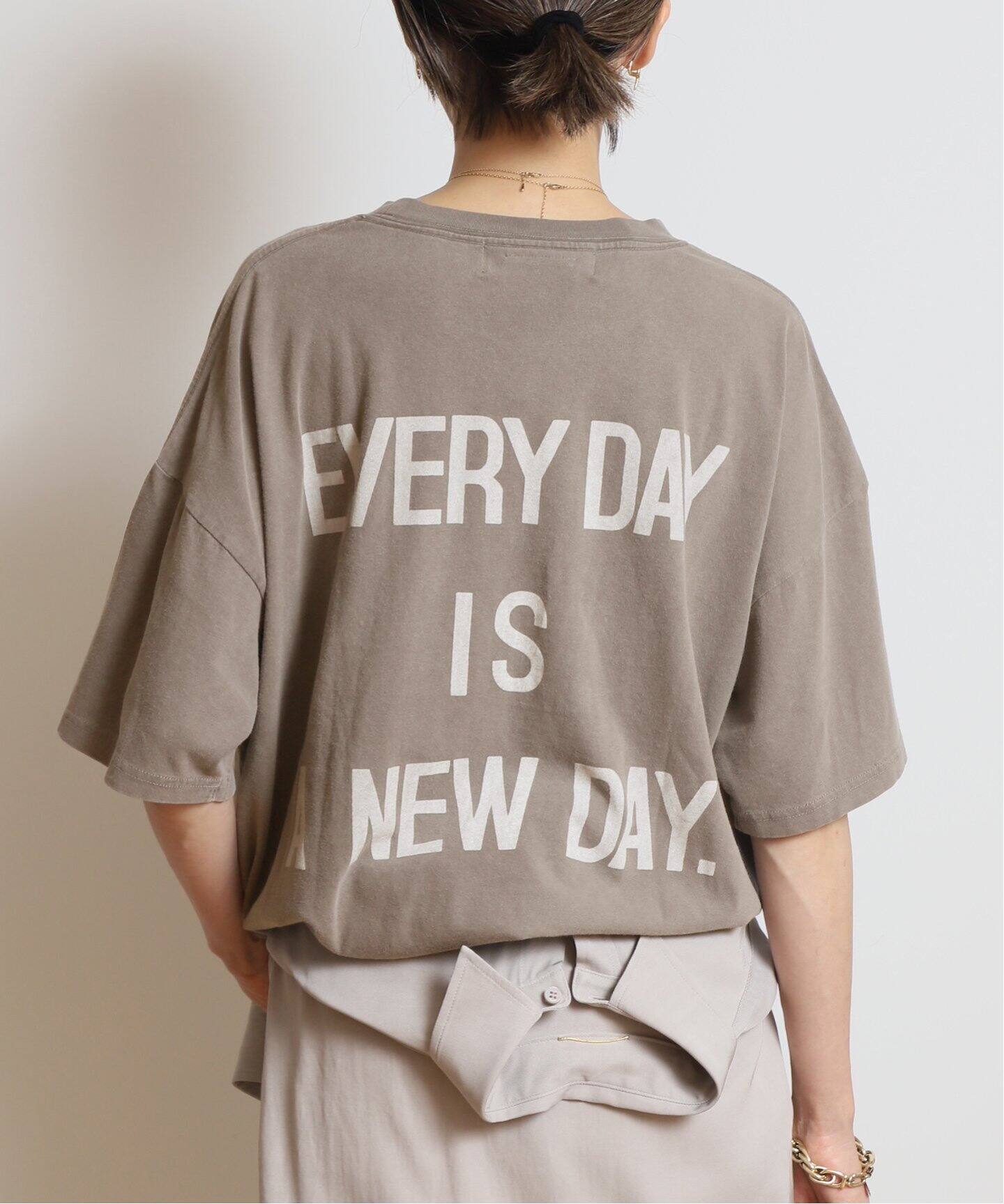 REMI RELIEF/レミレリーフ】 A NEW DAY Tシャツ（Tシャツ／カットソー  