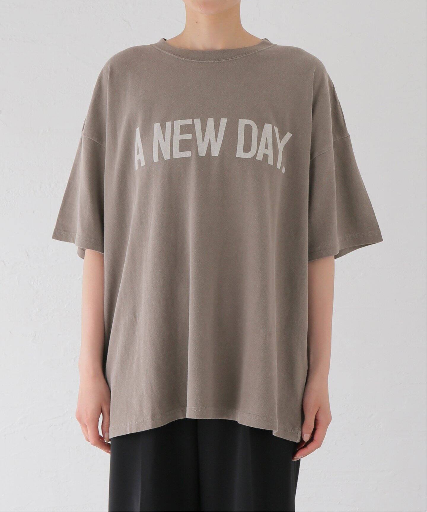 REMI RELIEF/レミレリーフ】 A NEW DAY Tシャツ（Tシャツ／カットソー  