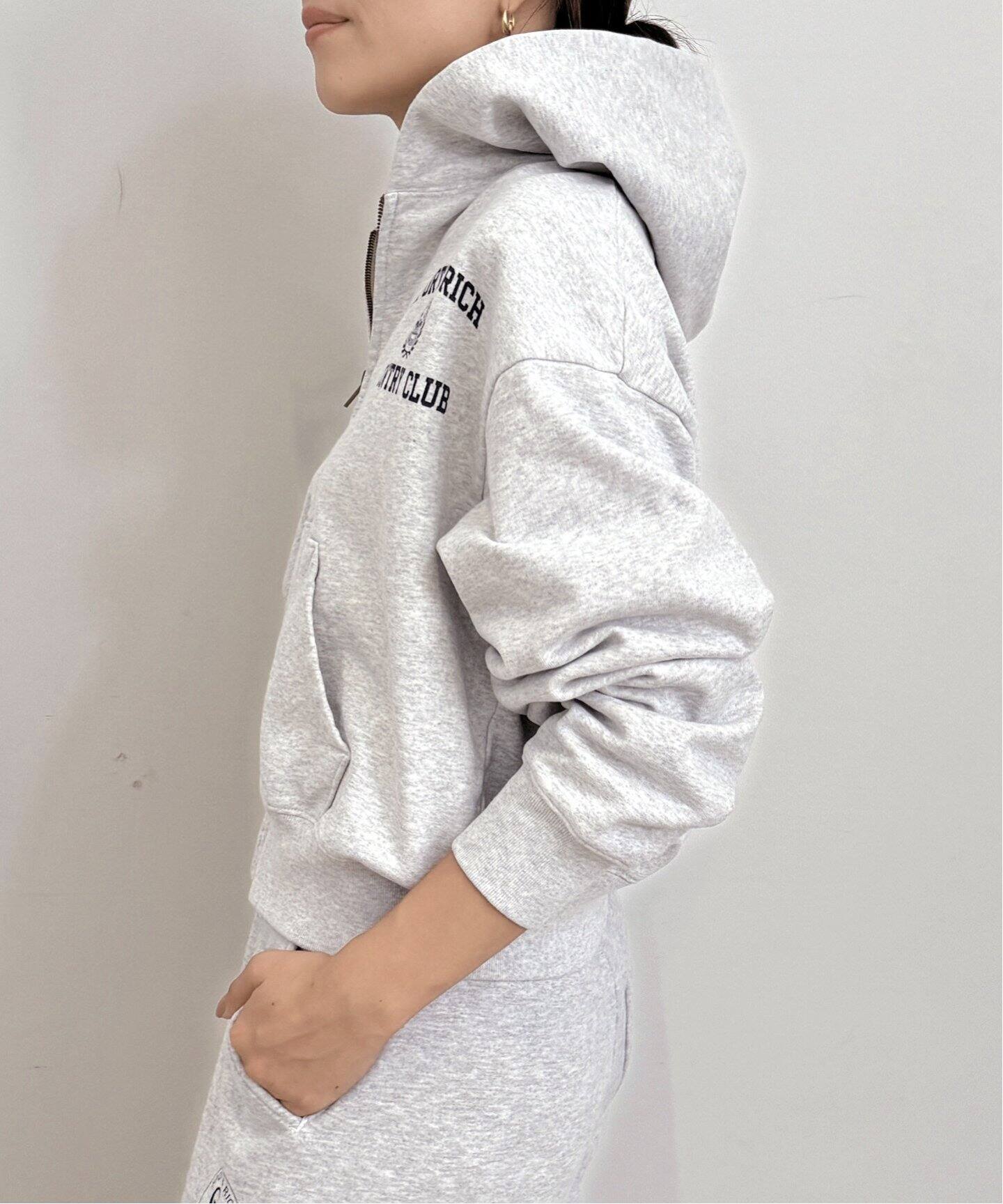 SPORTY&RICH/スポーティアンドリッチ】 Zipped Cropped Hoodie  