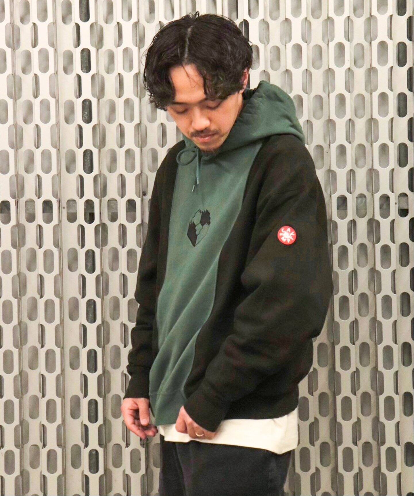 C.E / シーイー】cavempt PANELED TWO TONE HOODY（パーカー）｜WISM  