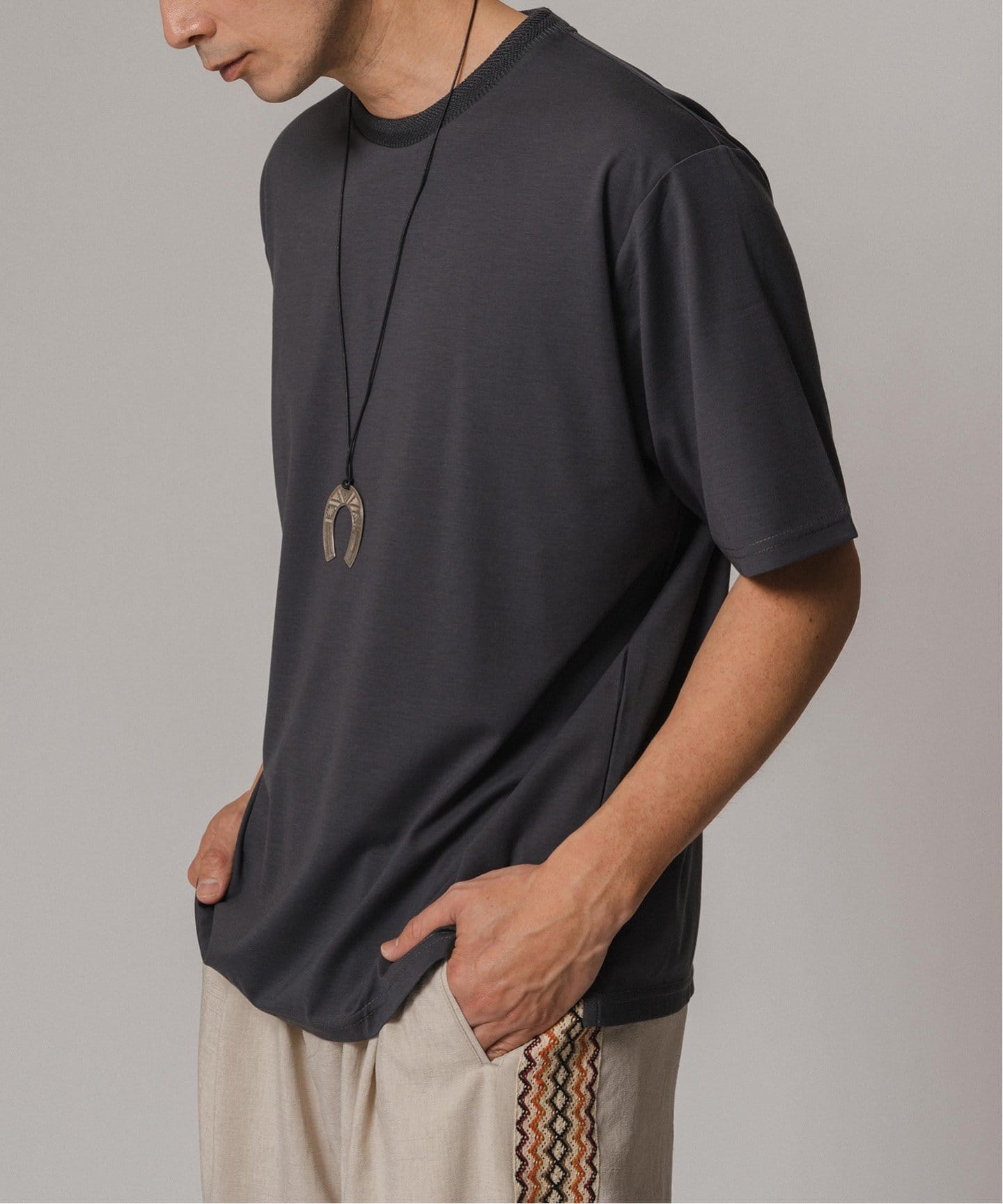 シルクミックス ジャカードネック Tシャツ