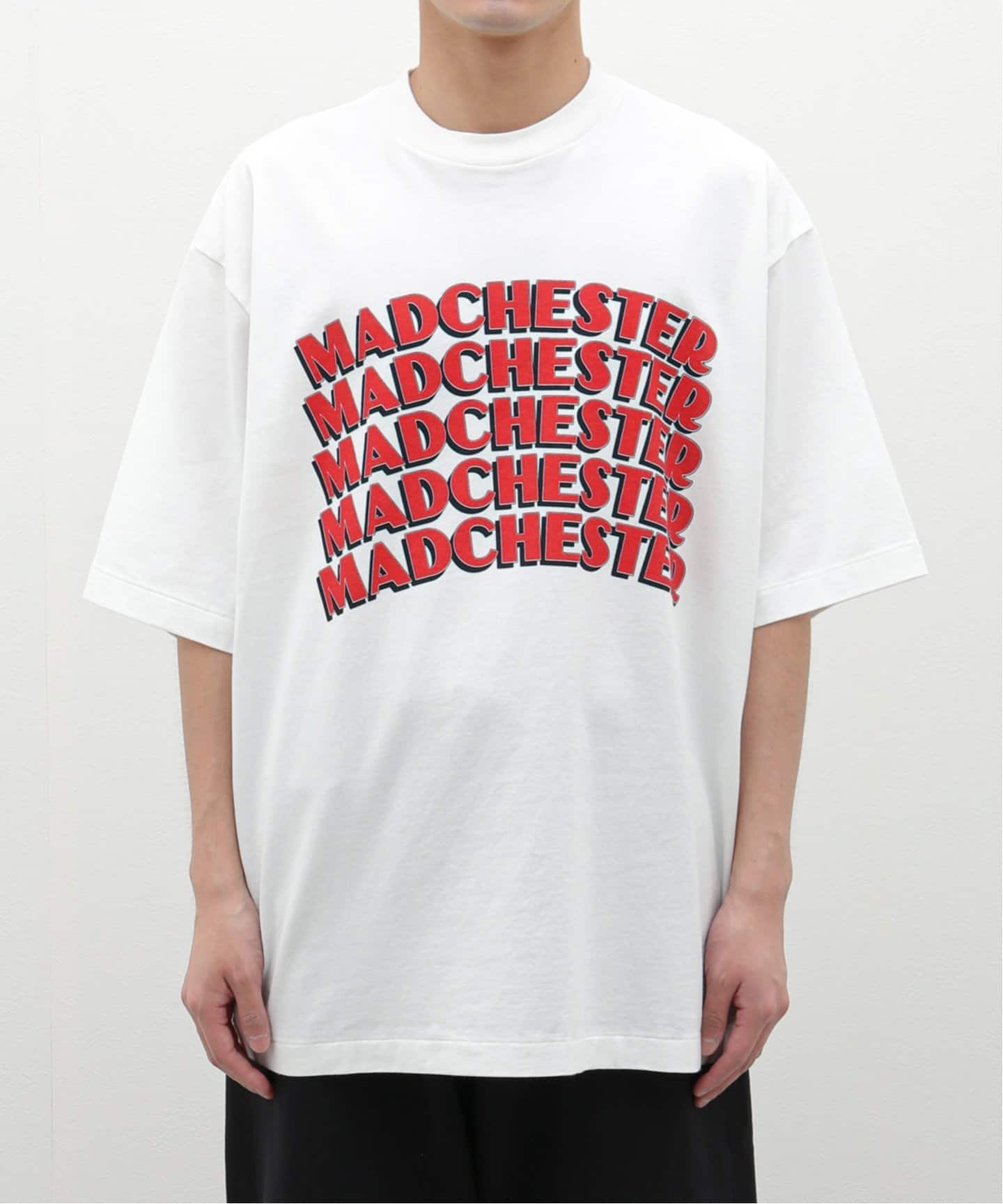 blurhms ROOTSTOCK】WISM 別注 MADCHESTER Print Tee WIDE（T