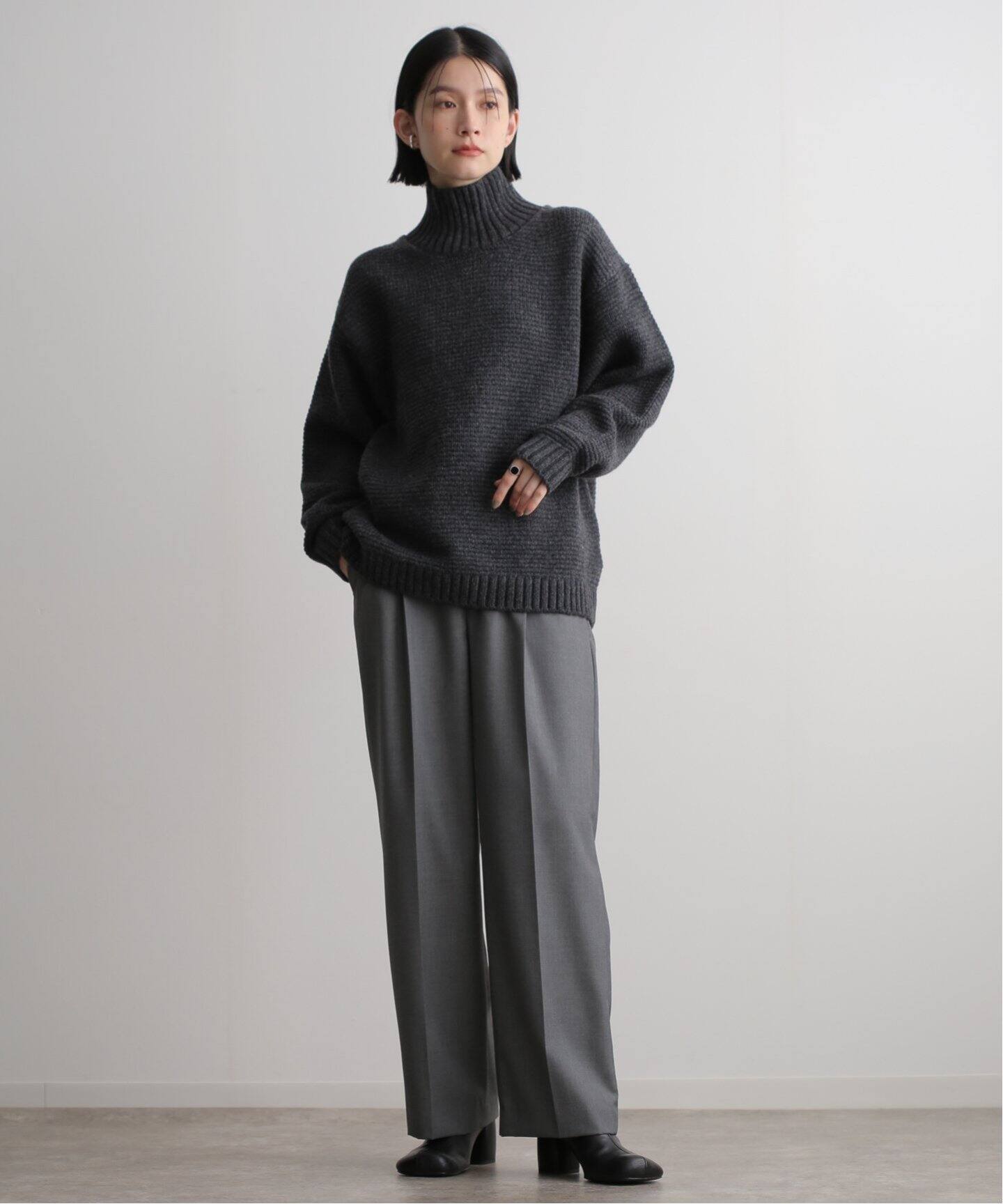 ATON LAMBS WOOL HIGHNECK SWEATER (UNISEX)（ニット／セーター 