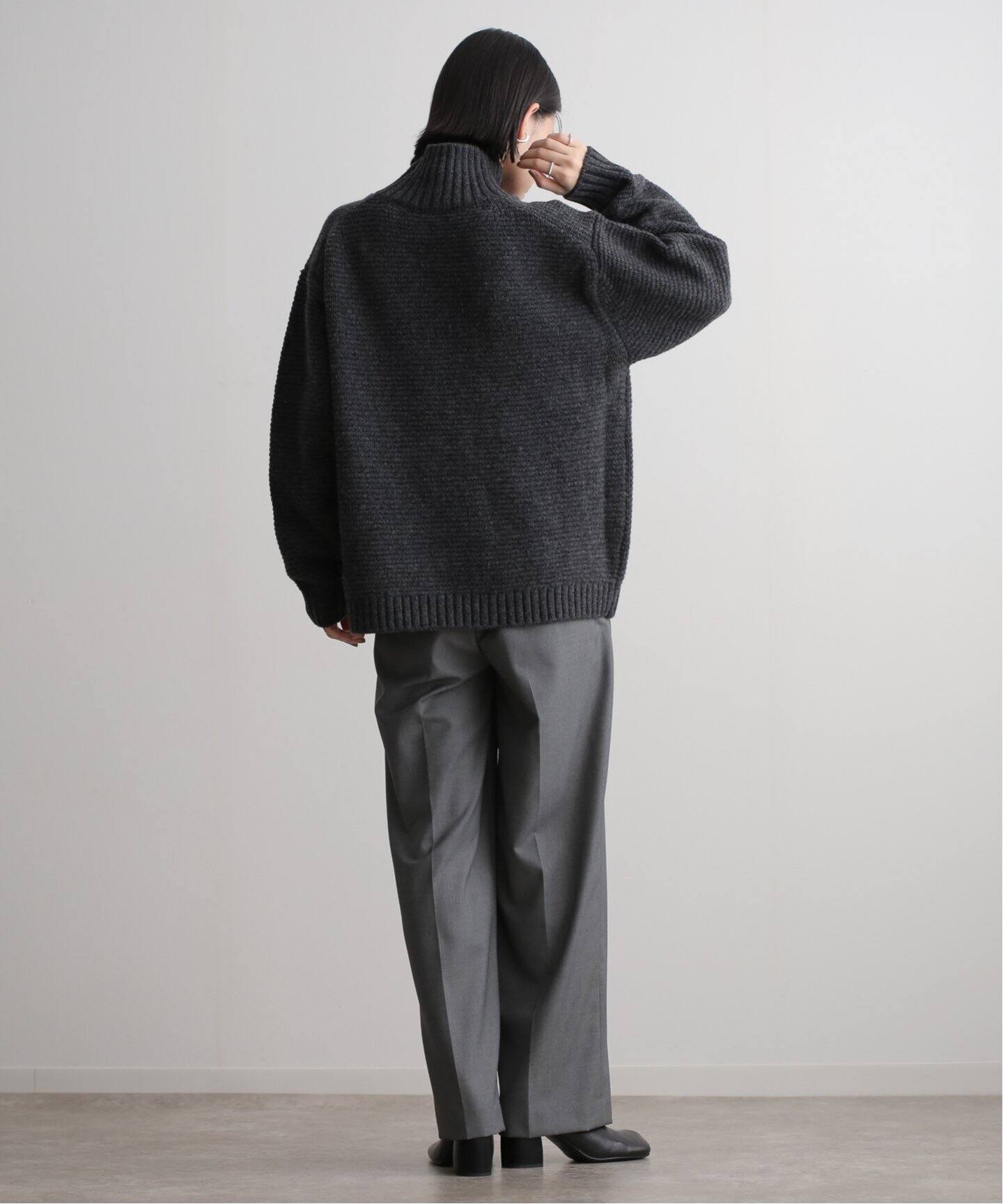 ATON LAMBS WOOL HIGHNECK SWEATER (UNISEX)（ニット／セーター 