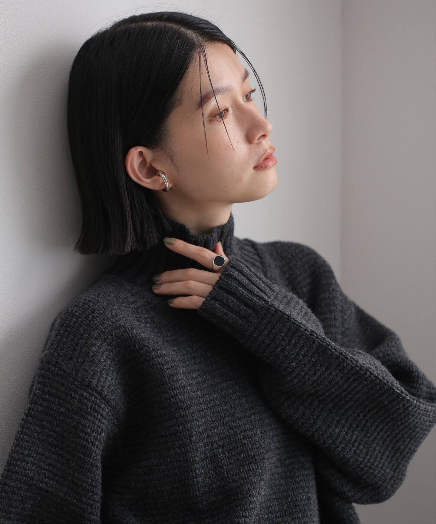 ATON LAMBS WOOL HIGHNECK SWEATER (UNISEX)（ニット／セーター 